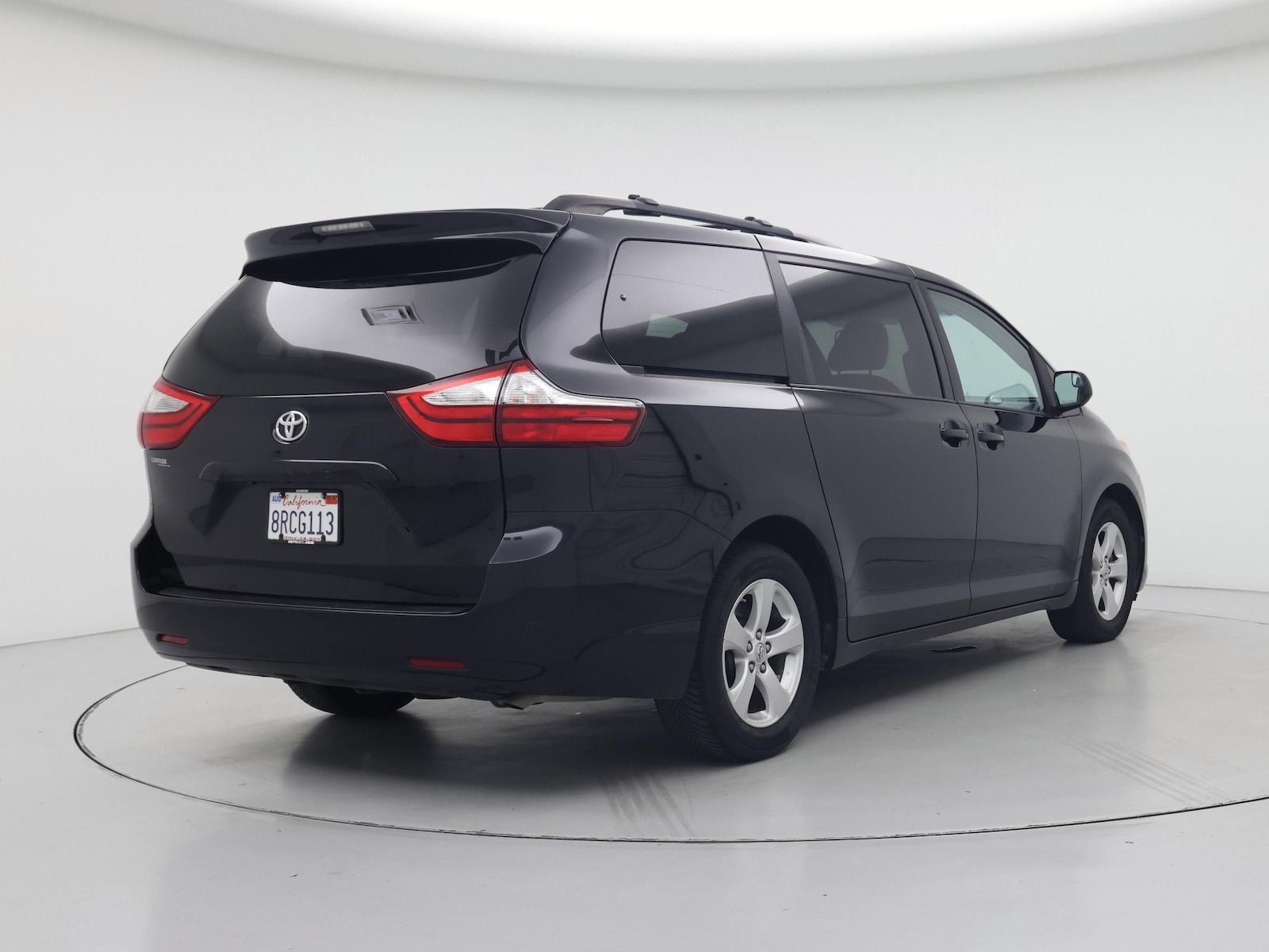 2017 Toyota Sienna LE - Photo 9