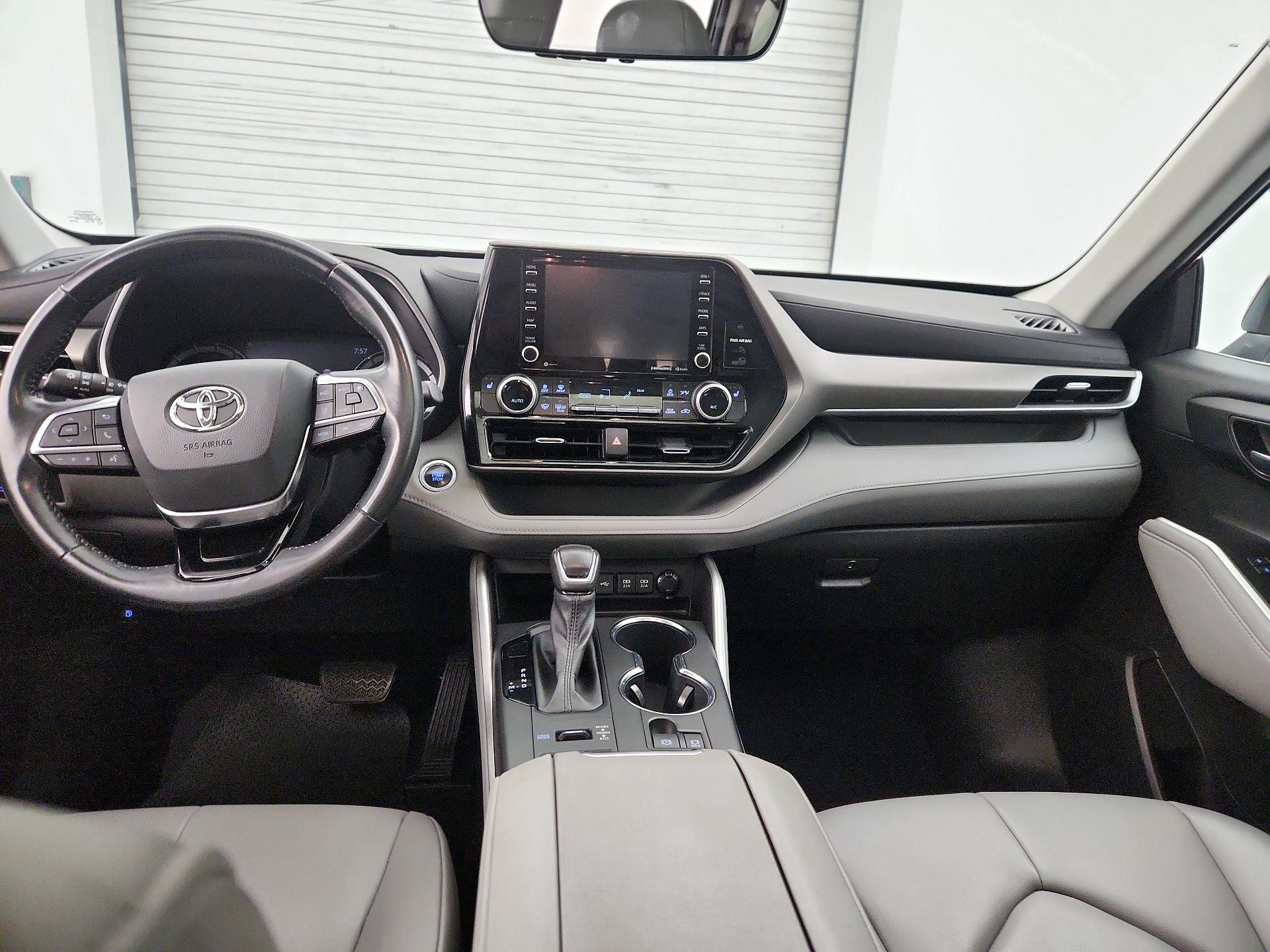 Thumbnail: 2020 Toyota Highlander - 9