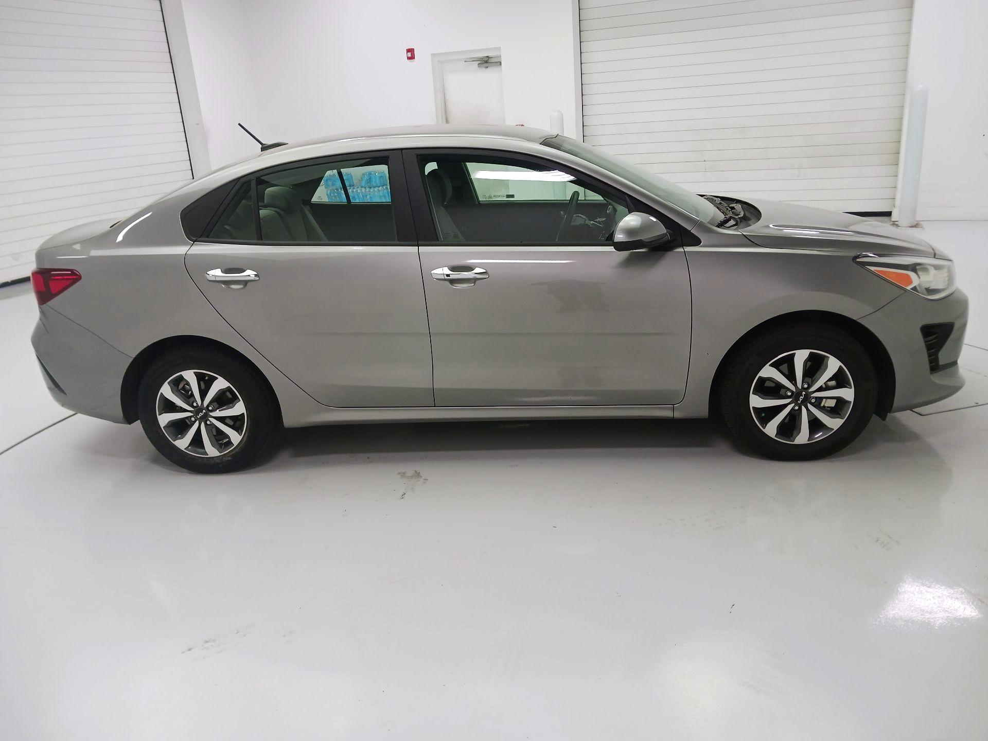 Thumbnail: 2023 Kia Rio - 4