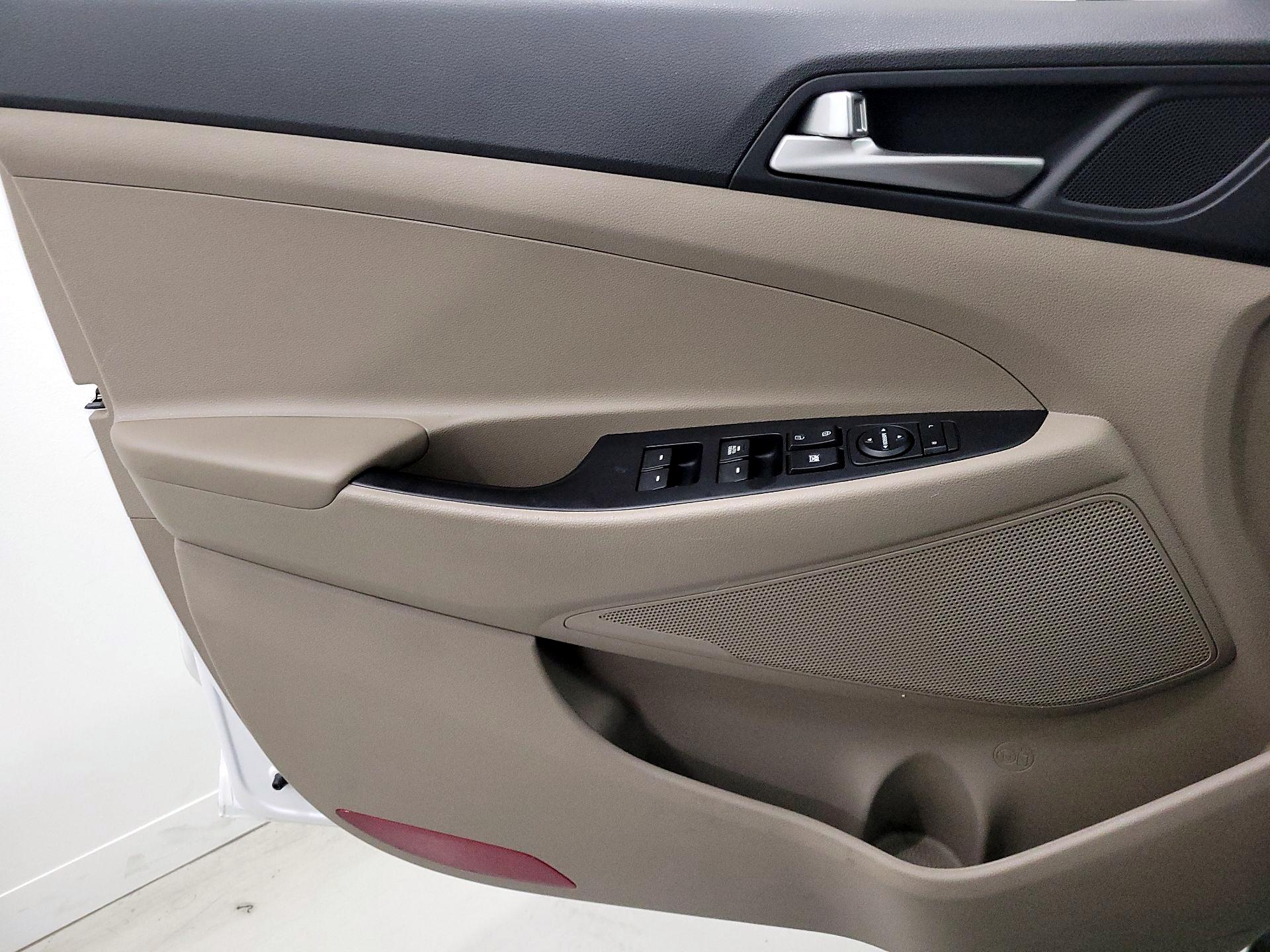 Thumbnail: 2019 Hyundai Tucson - 12