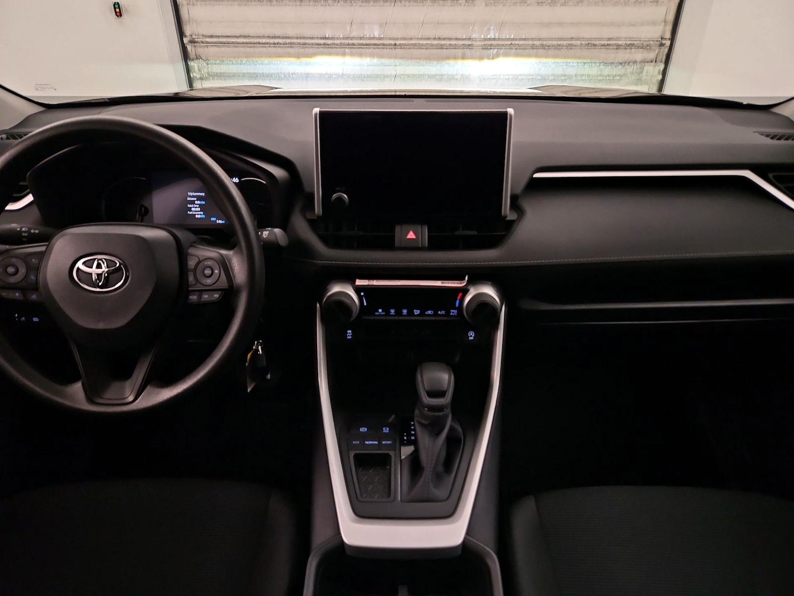 2025 Toyota RAV4 LE - Photo 10