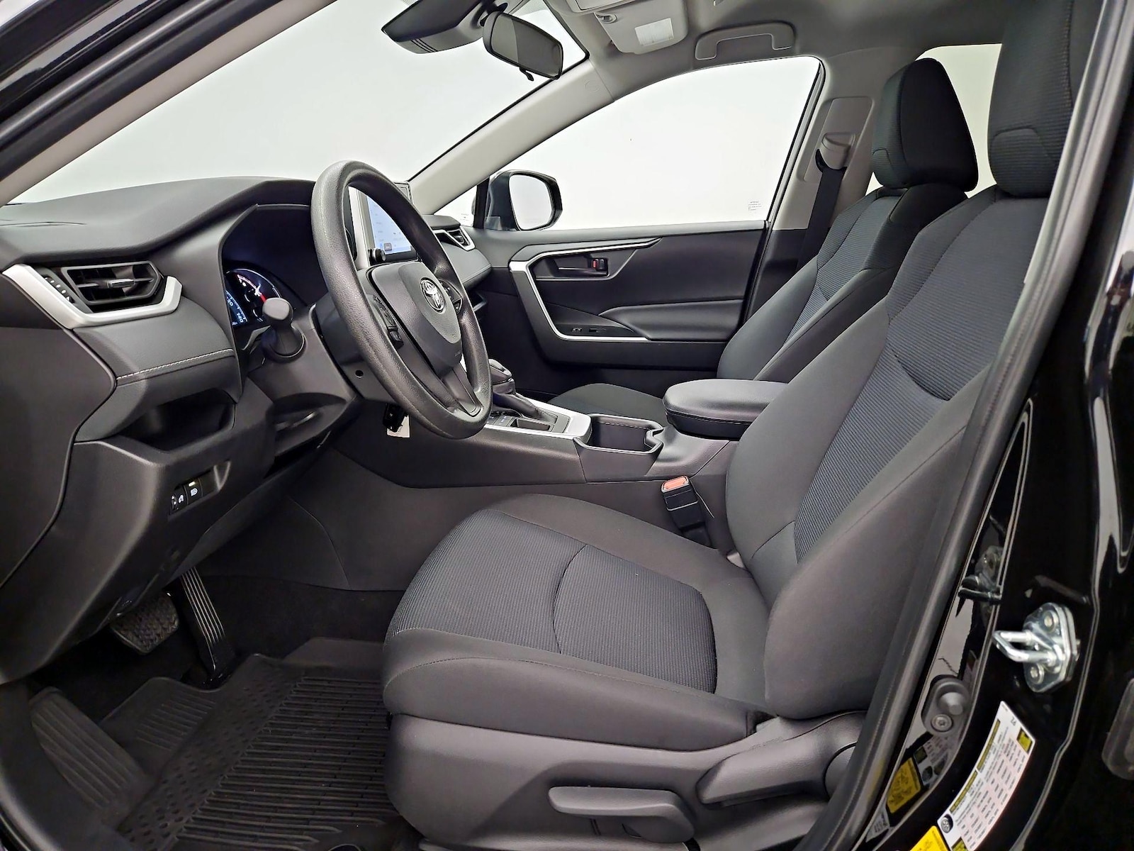 2025 Toyota RAV4 LE - Photo 12