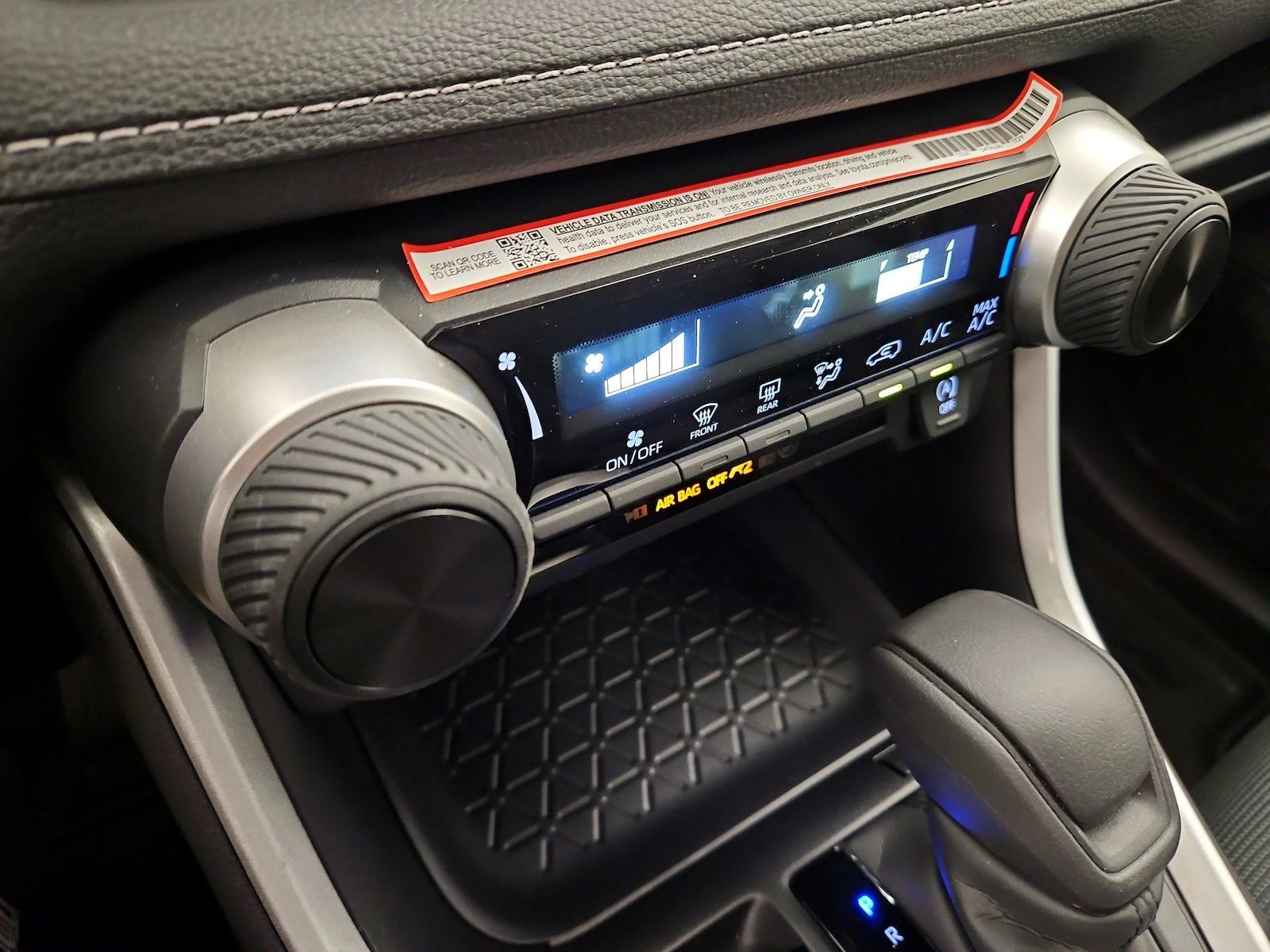 2025 Toyota RAV4 LE - Photo 17