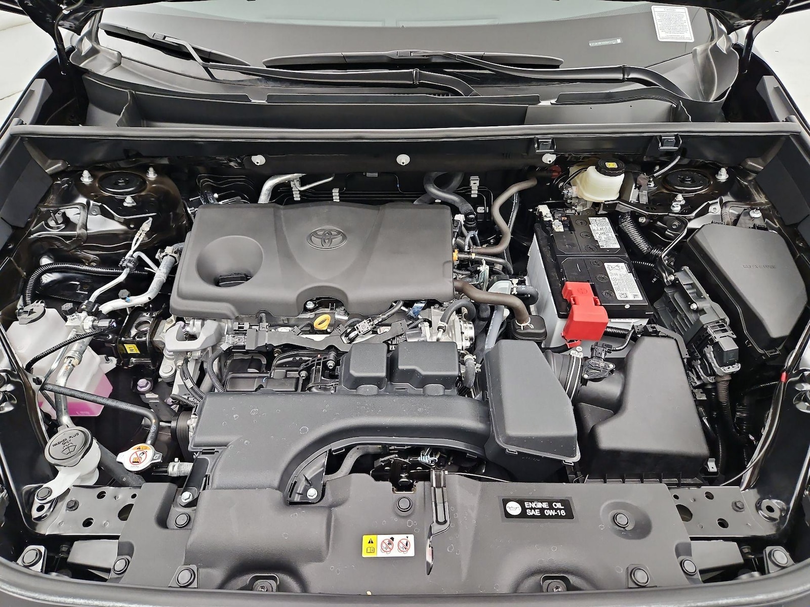 2025 Toyota RAV4 LE - Photo 23