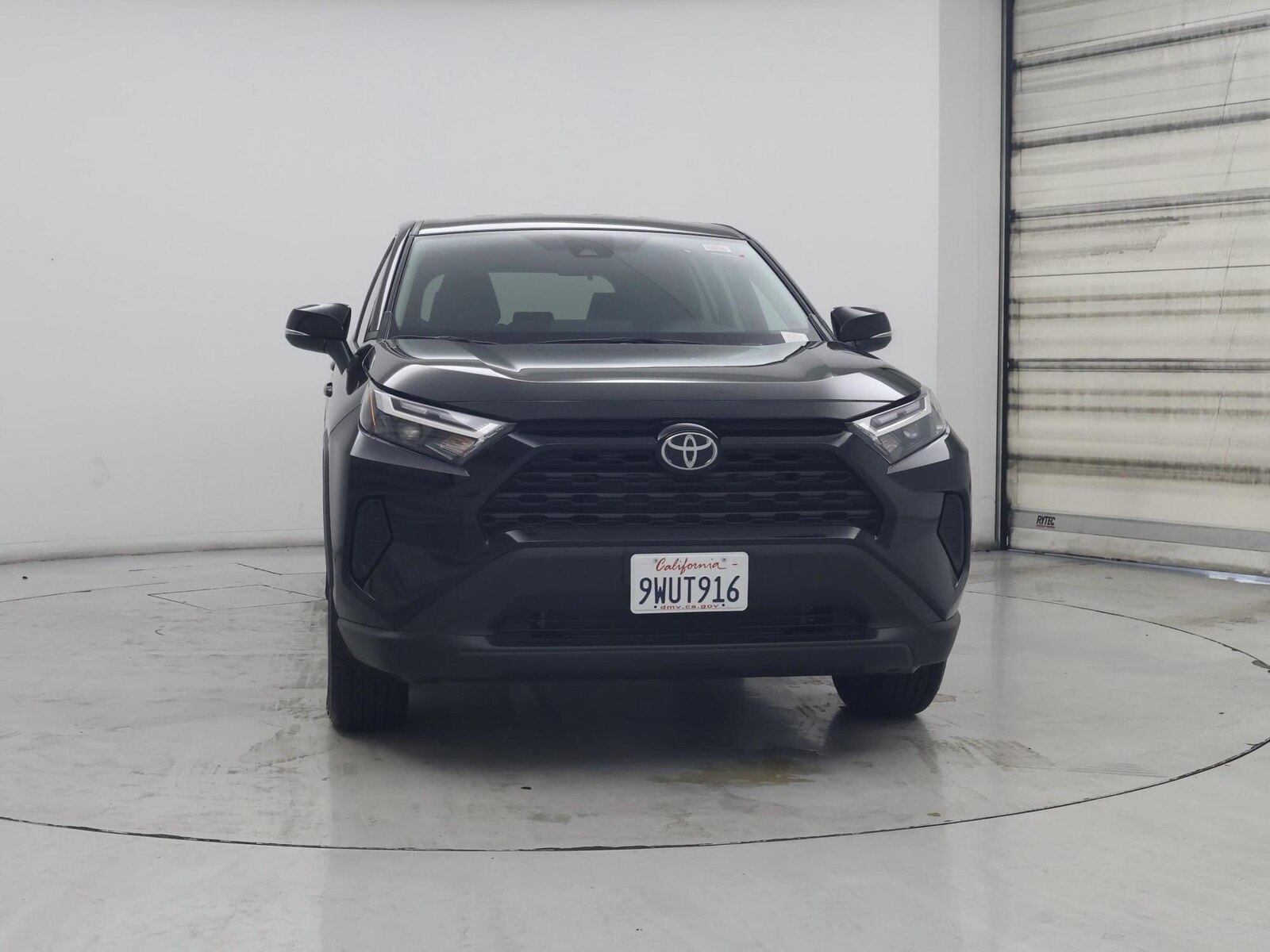 2025 Toyota RAV4 LE - Photo 6