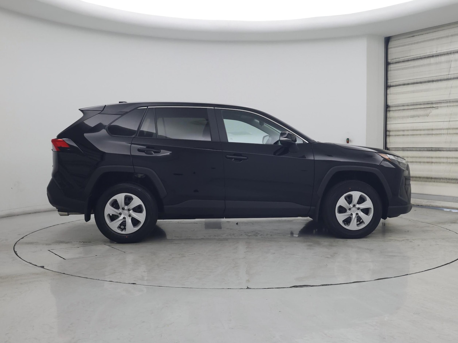 2025 Toyota RAV4 LE - Photo 8