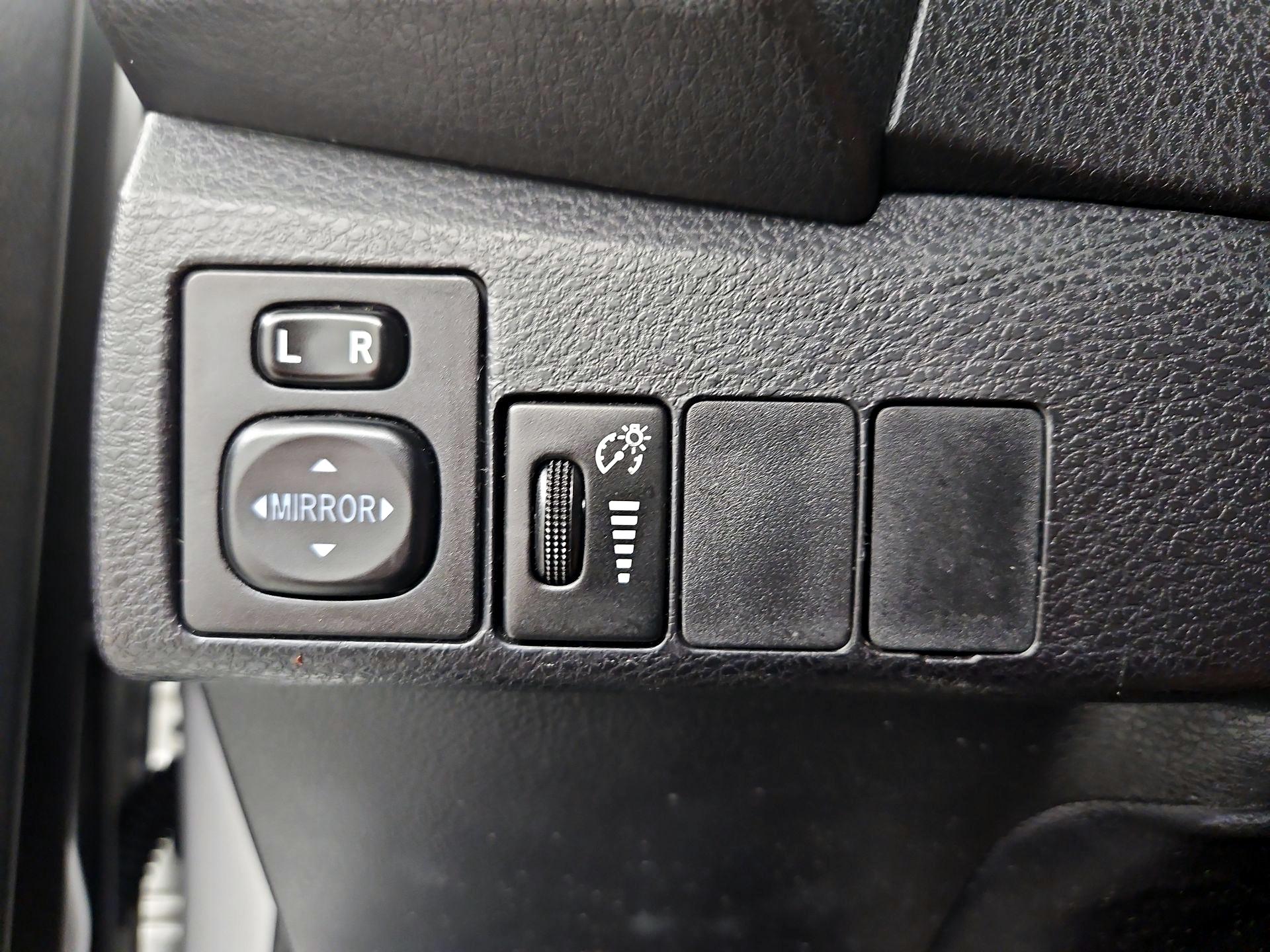 Thumbnail: 2016 Toyota Corolla - 13