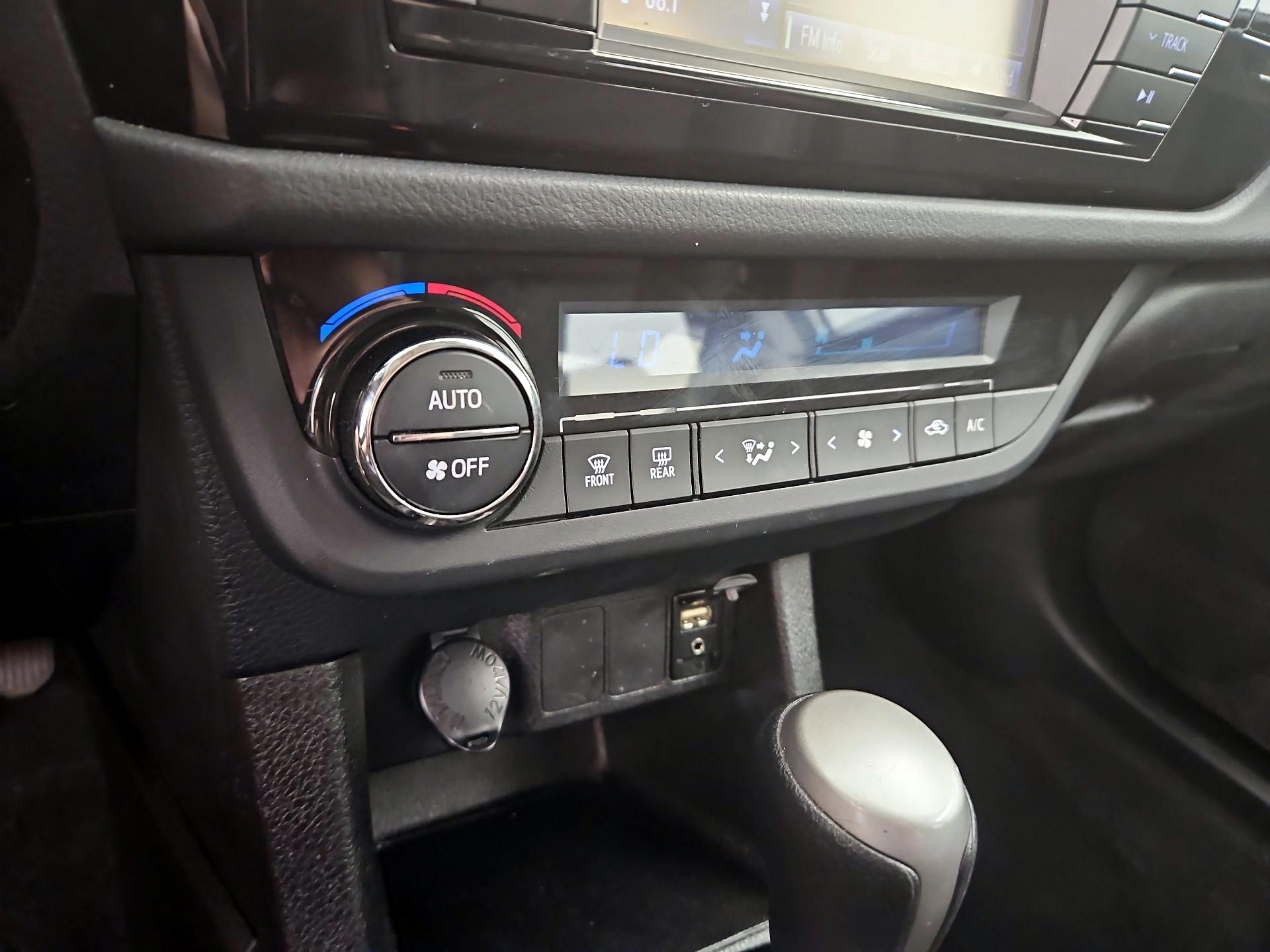 Thumbnail: 2016 Toyota Corolla - 16