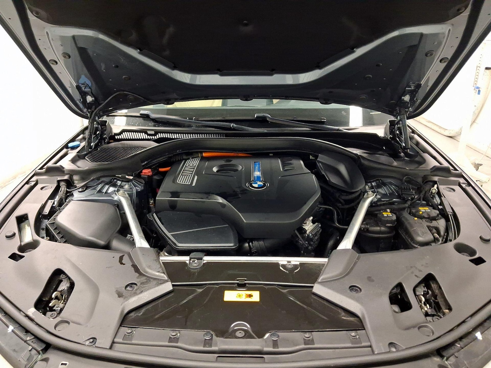 2020 BMW 5 Series 530e - Photo 16