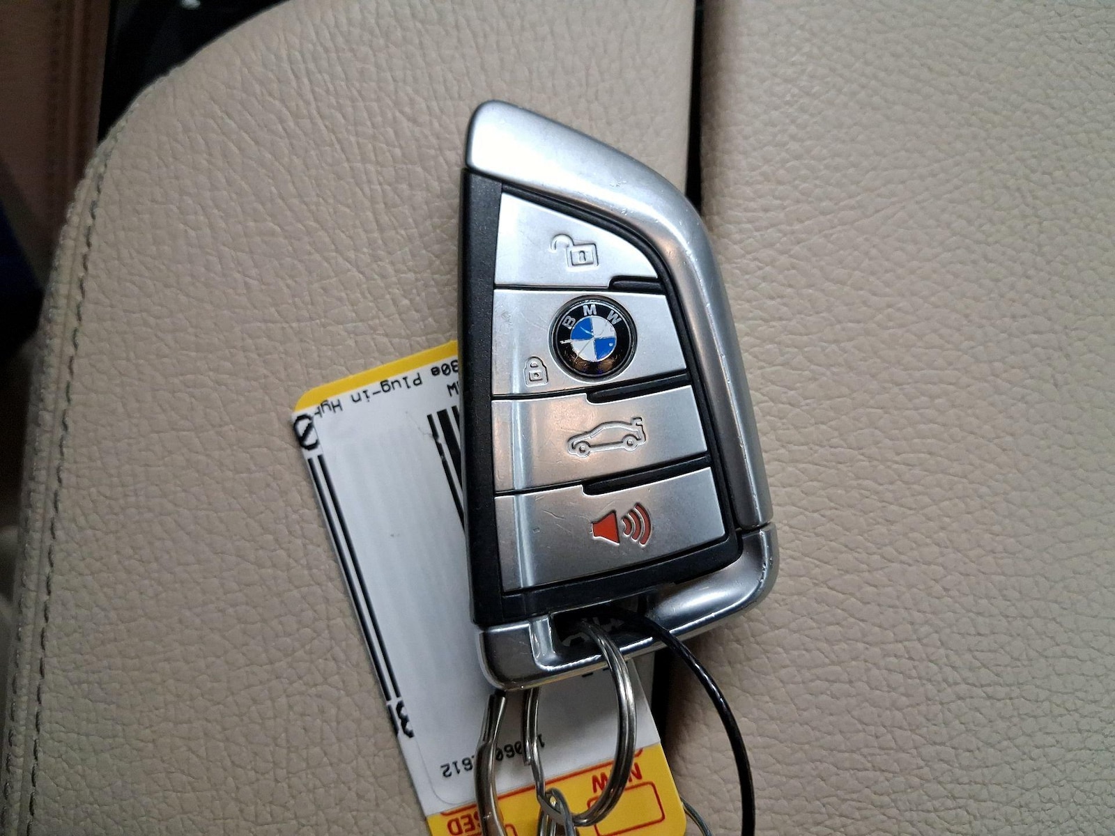 2020 BMW 5 Series 530e - Photo 17
