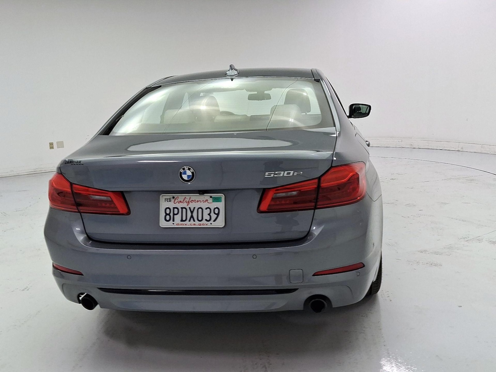 2020 BMW 5 Series 530e - Photo 6