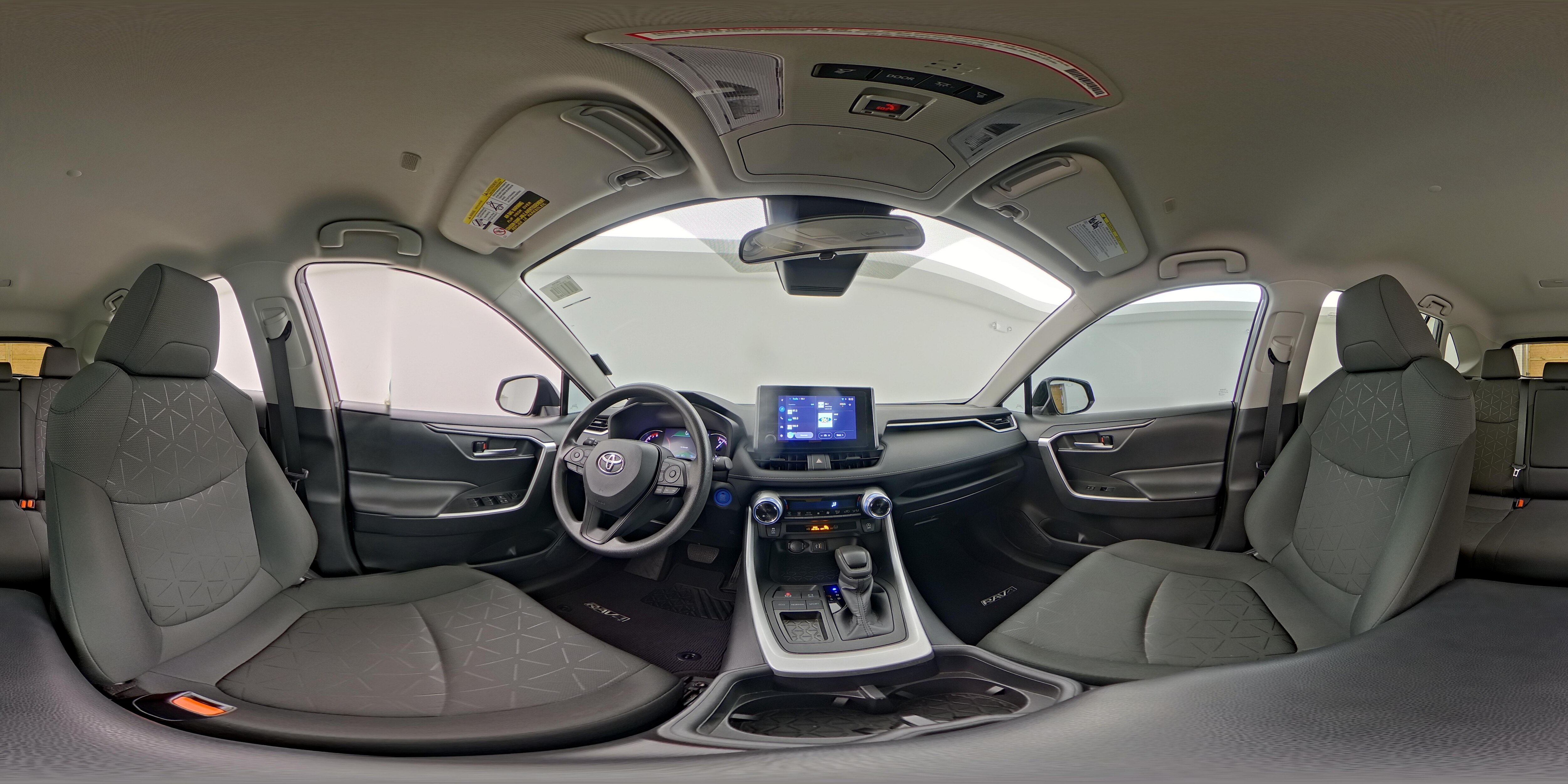 2024 Toyota RAV4 XLE - Photo 24