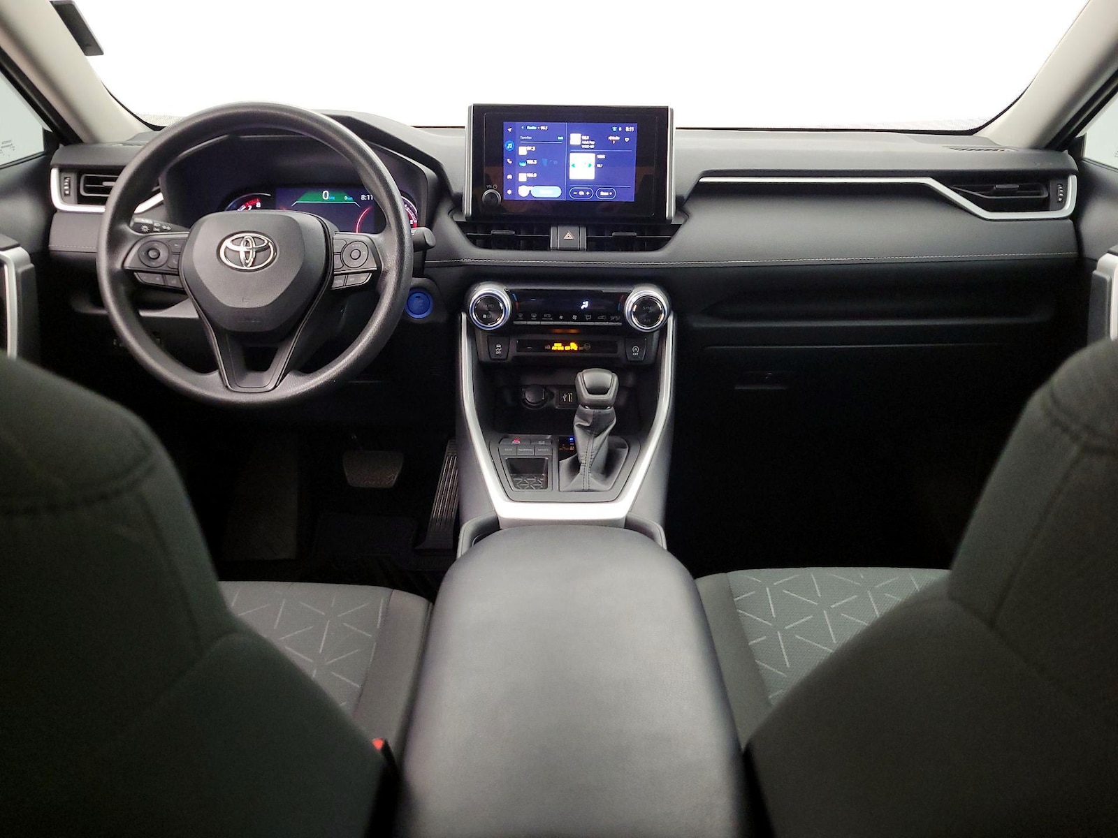 2024 Toyota RAV4 XLE - Photo 10
