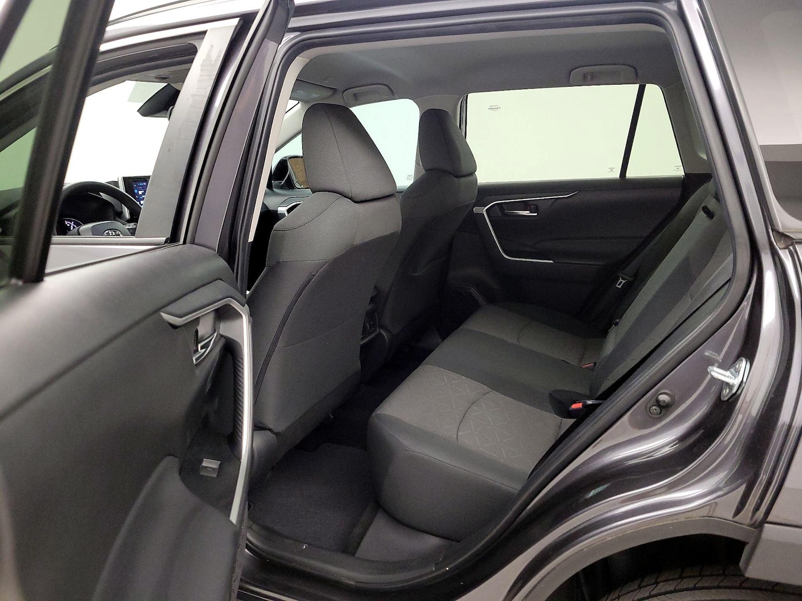 2024 Toyota RAV4 XLE - Photo 20
