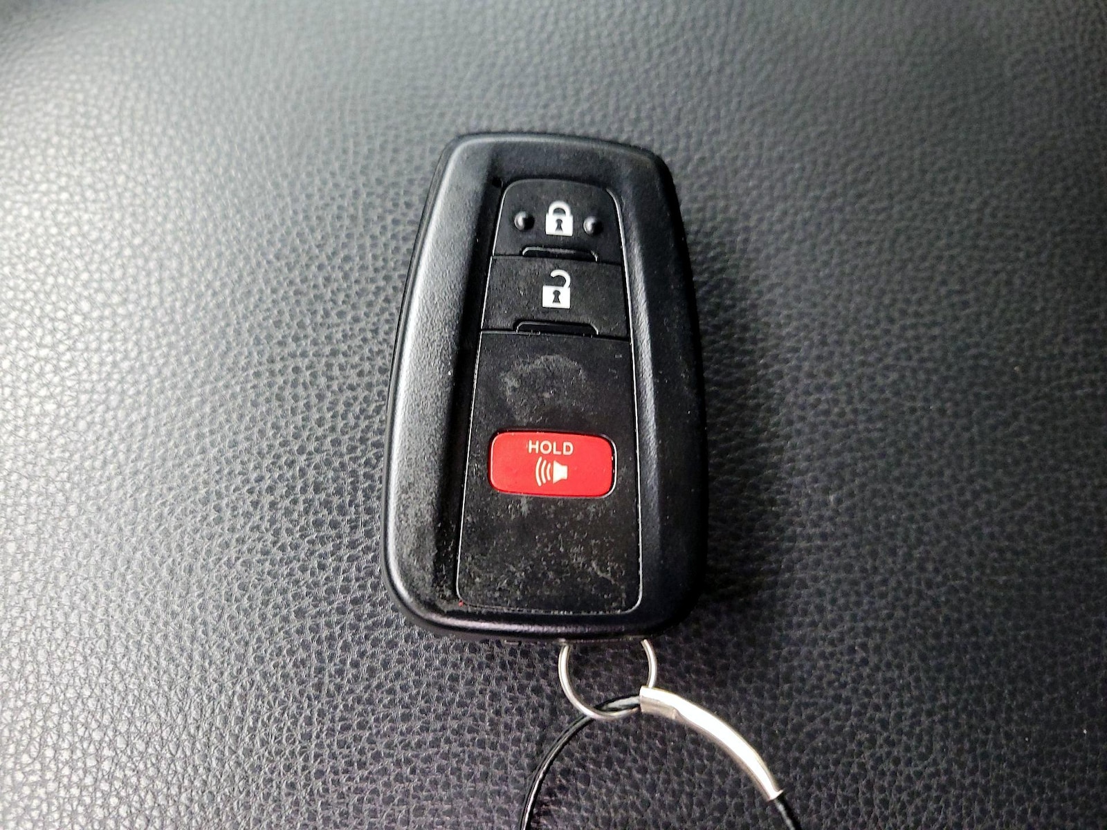 2024 Toyota RAV4 XLE - Photo 23