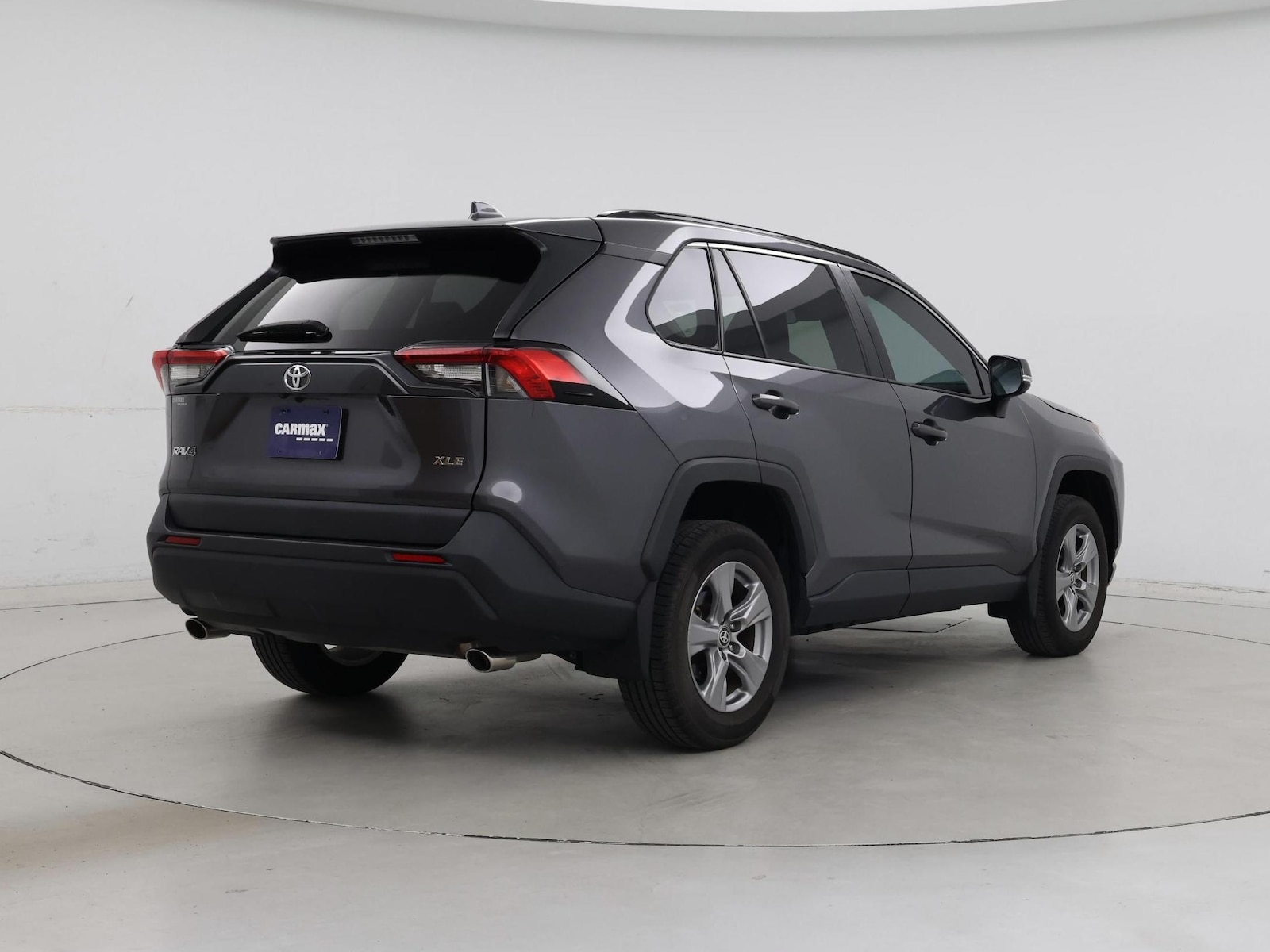 2024 Toyota RAV4 XLE - Photo 9