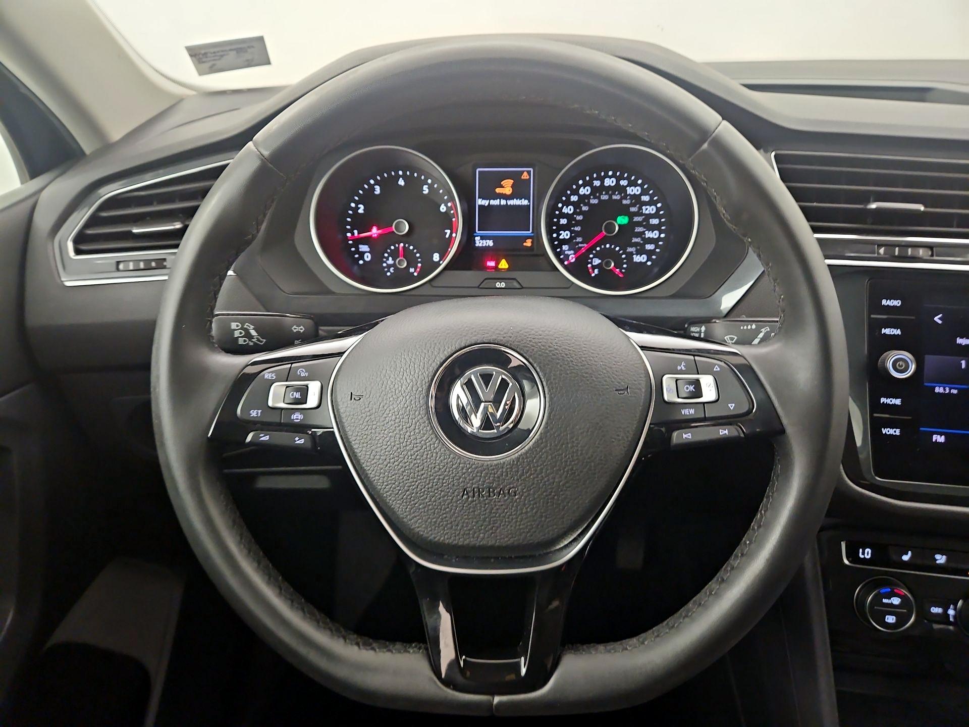 Thumbnail: 2020 Volkswagen Tiguan - 10