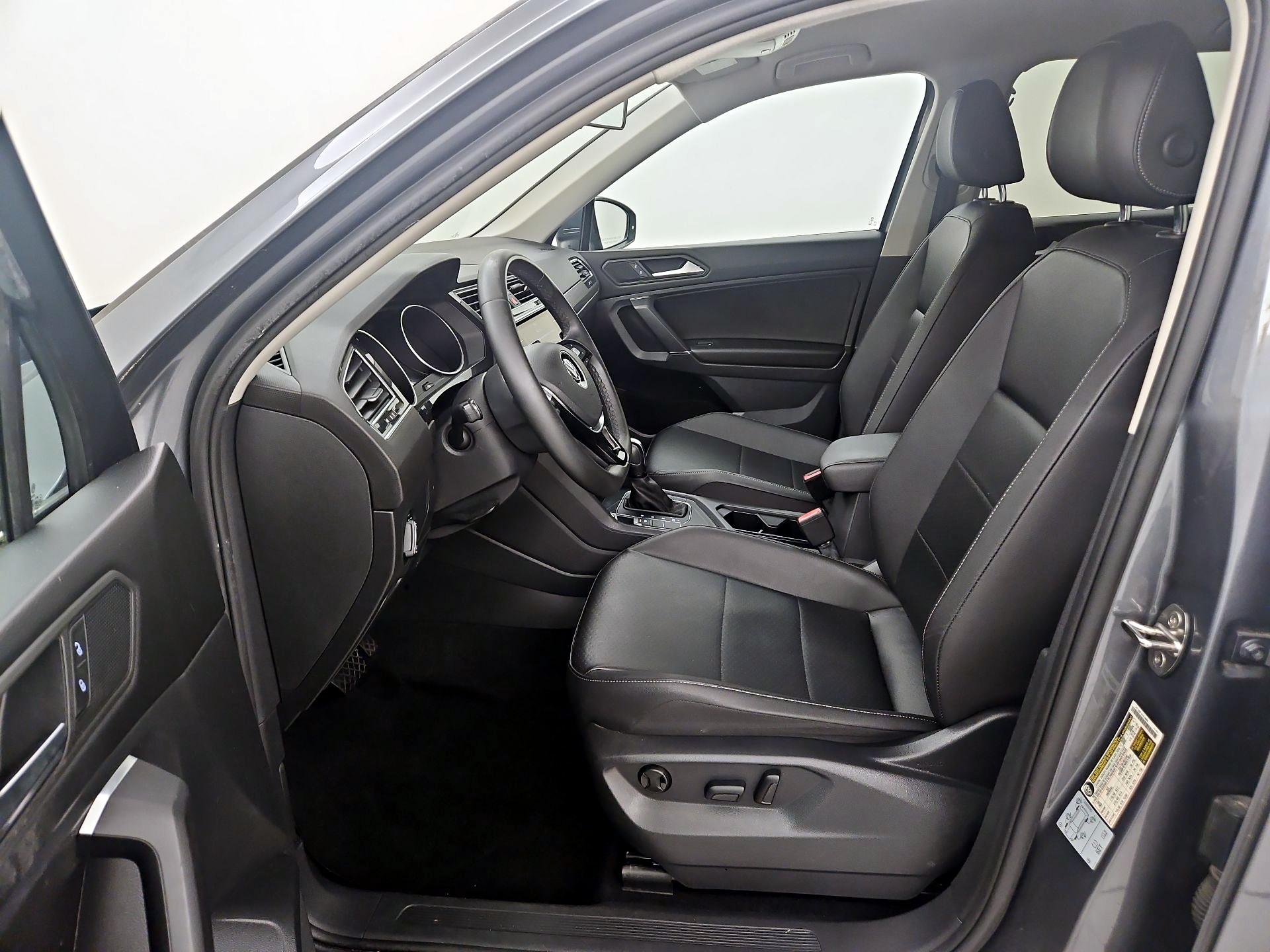 Thumbnail: 2020 Volkswagen Tiguan - 11