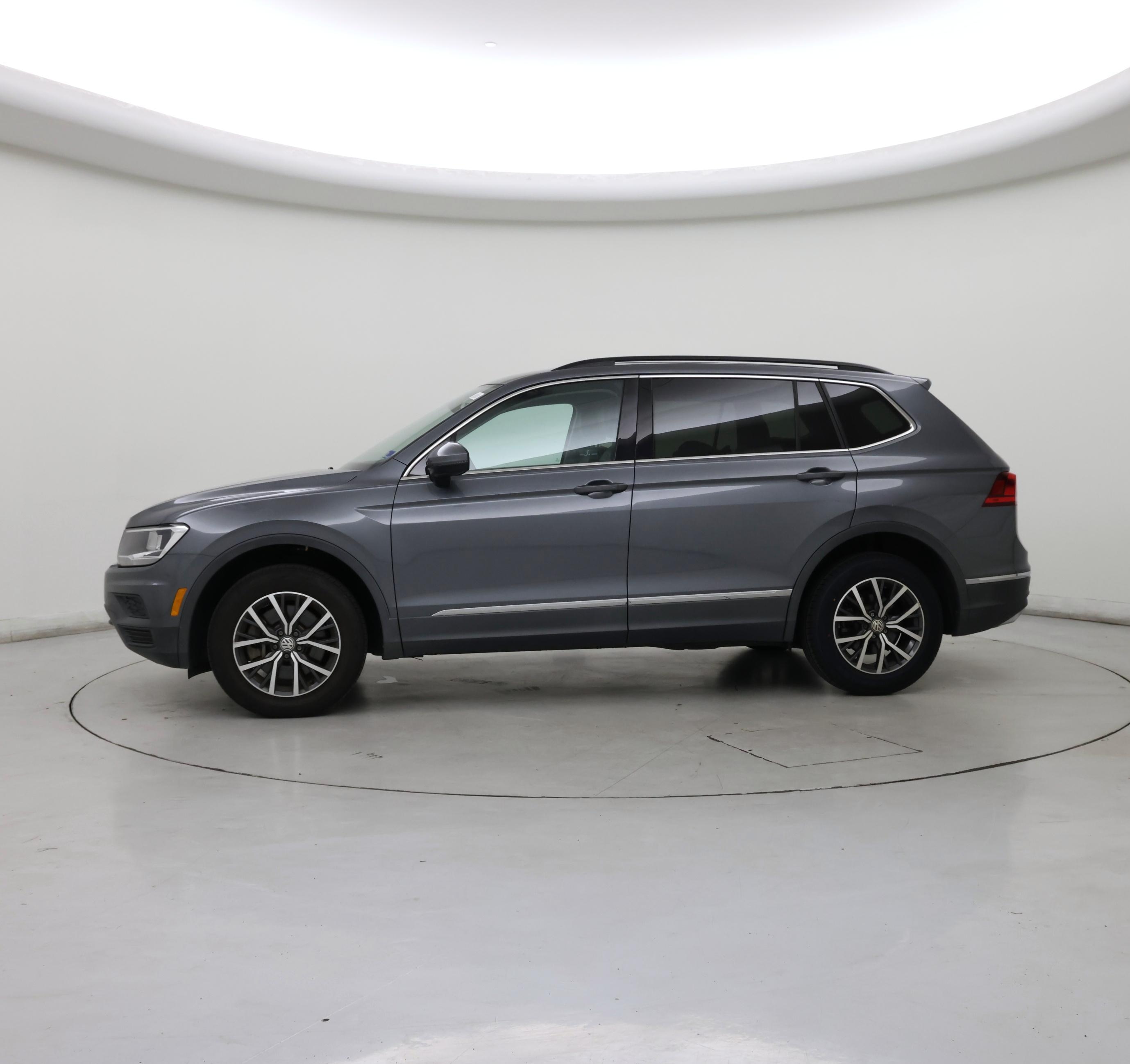 Thumbnail: 2020 Volkswagen Tiguan - 3