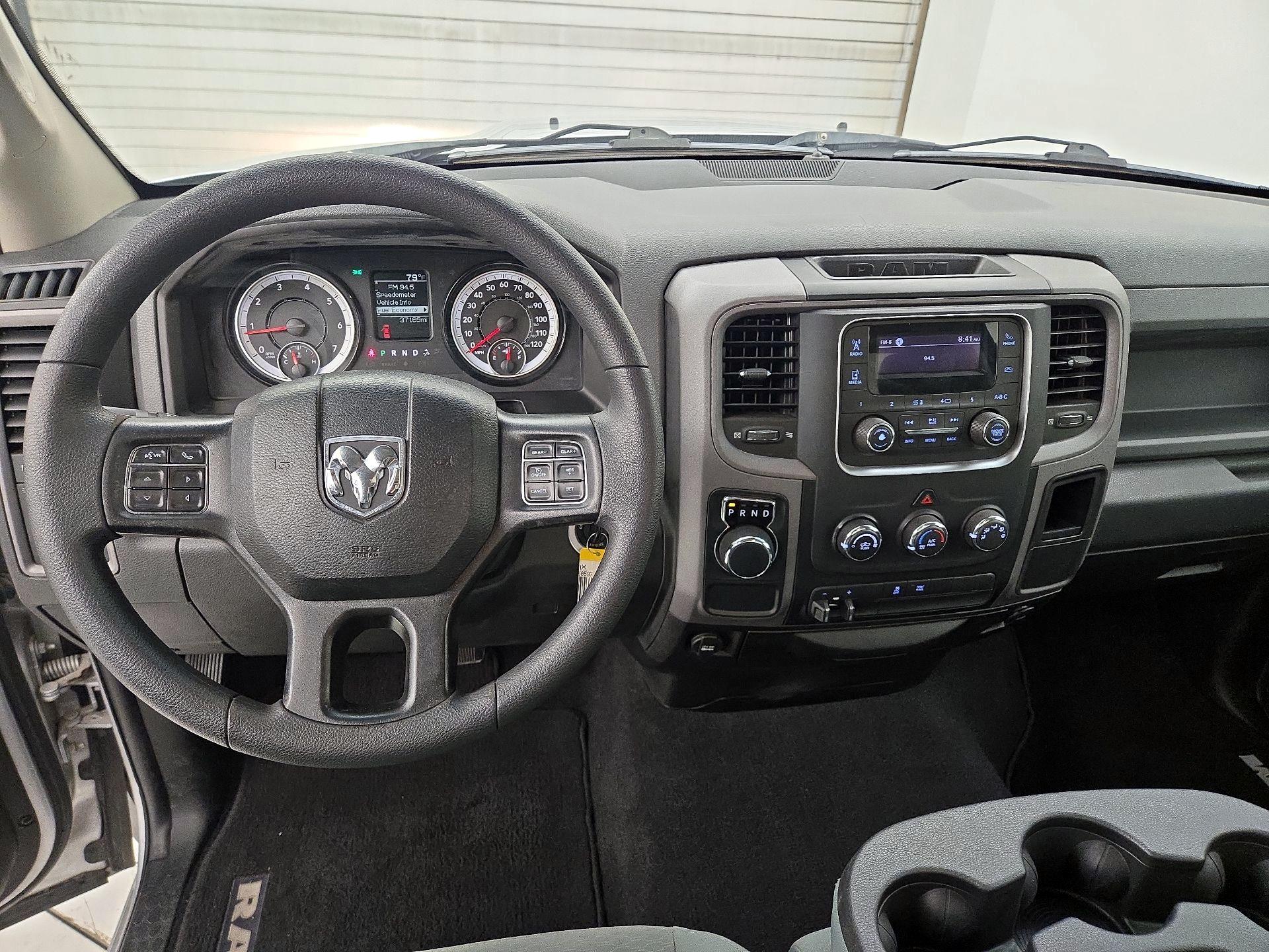 Thumbnail: 2019 RAM 1500 Classic - 9