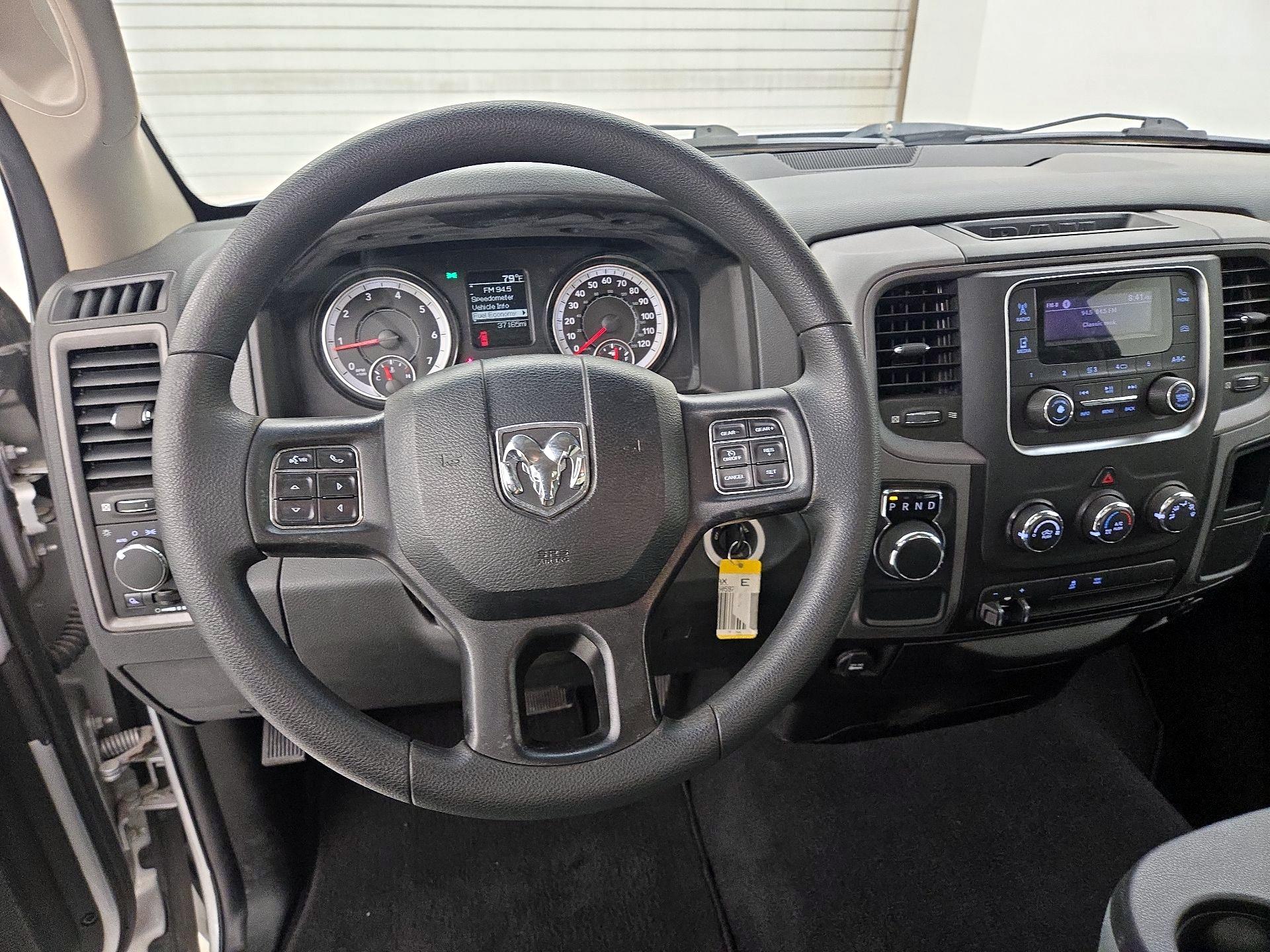 Thumbnail: 2019 RAM 1500 Classic - 10