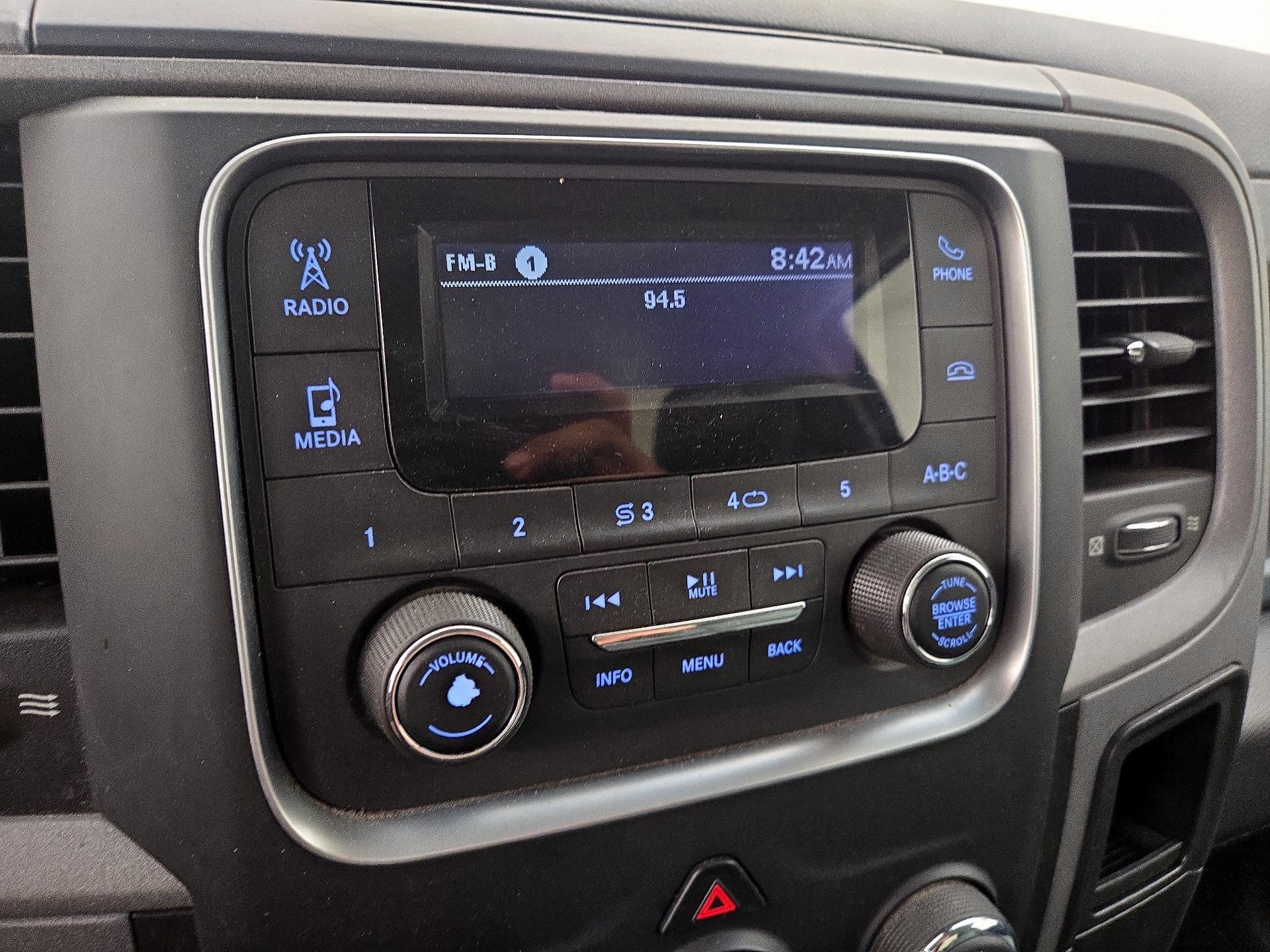 Thumbnail: 2019 RAM 1500 Classic - 15
