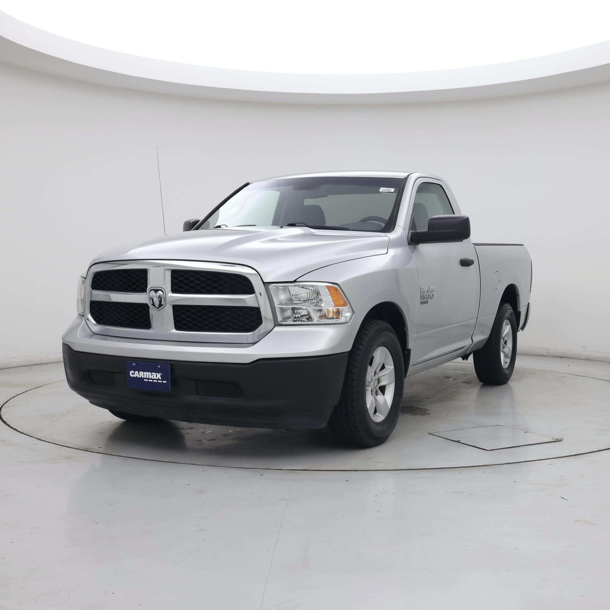 Thumbnail: 2019 RAM 1500 Classic - 4