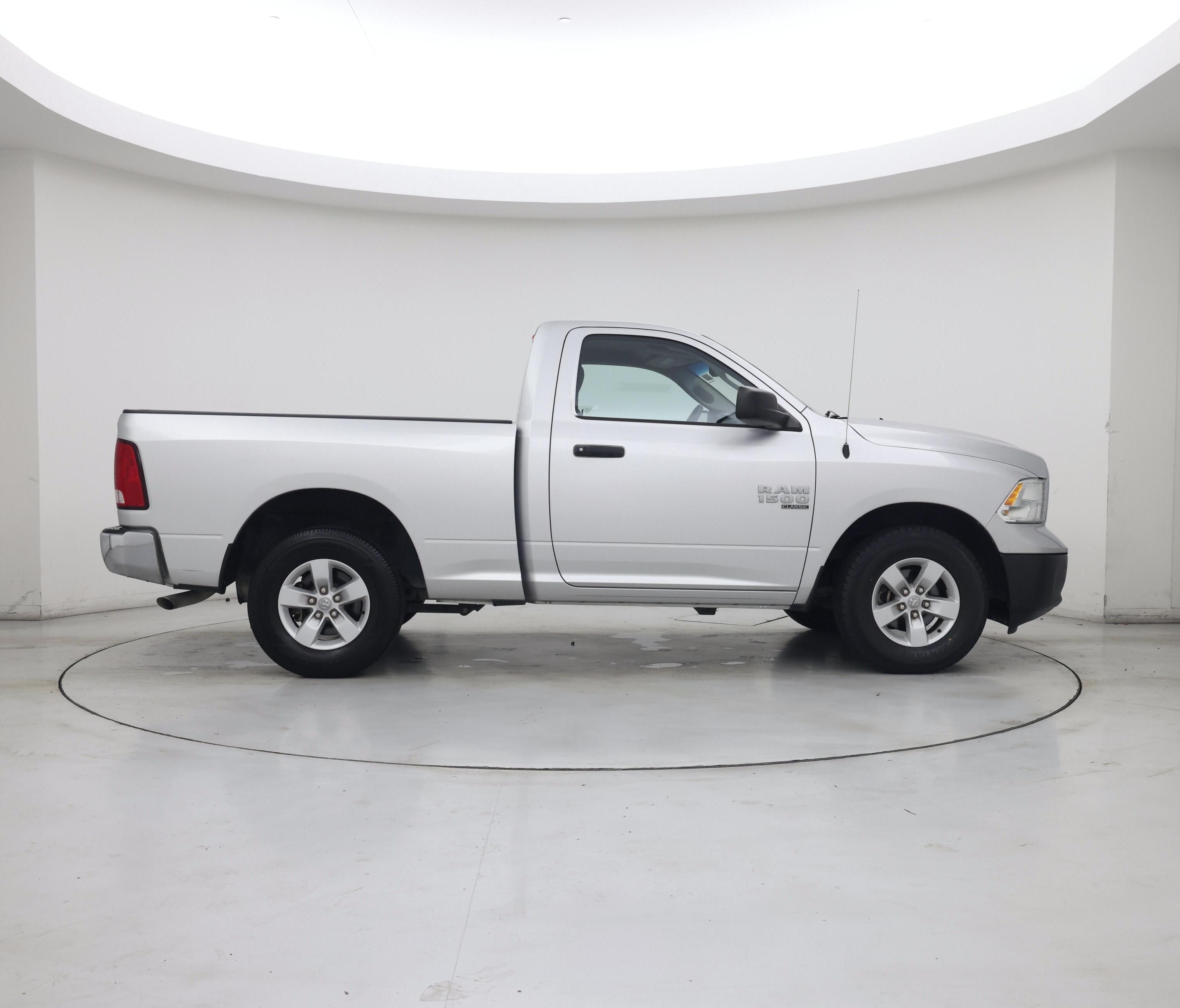 Thumbnail: 2019 RAM 1500 Classic - 7