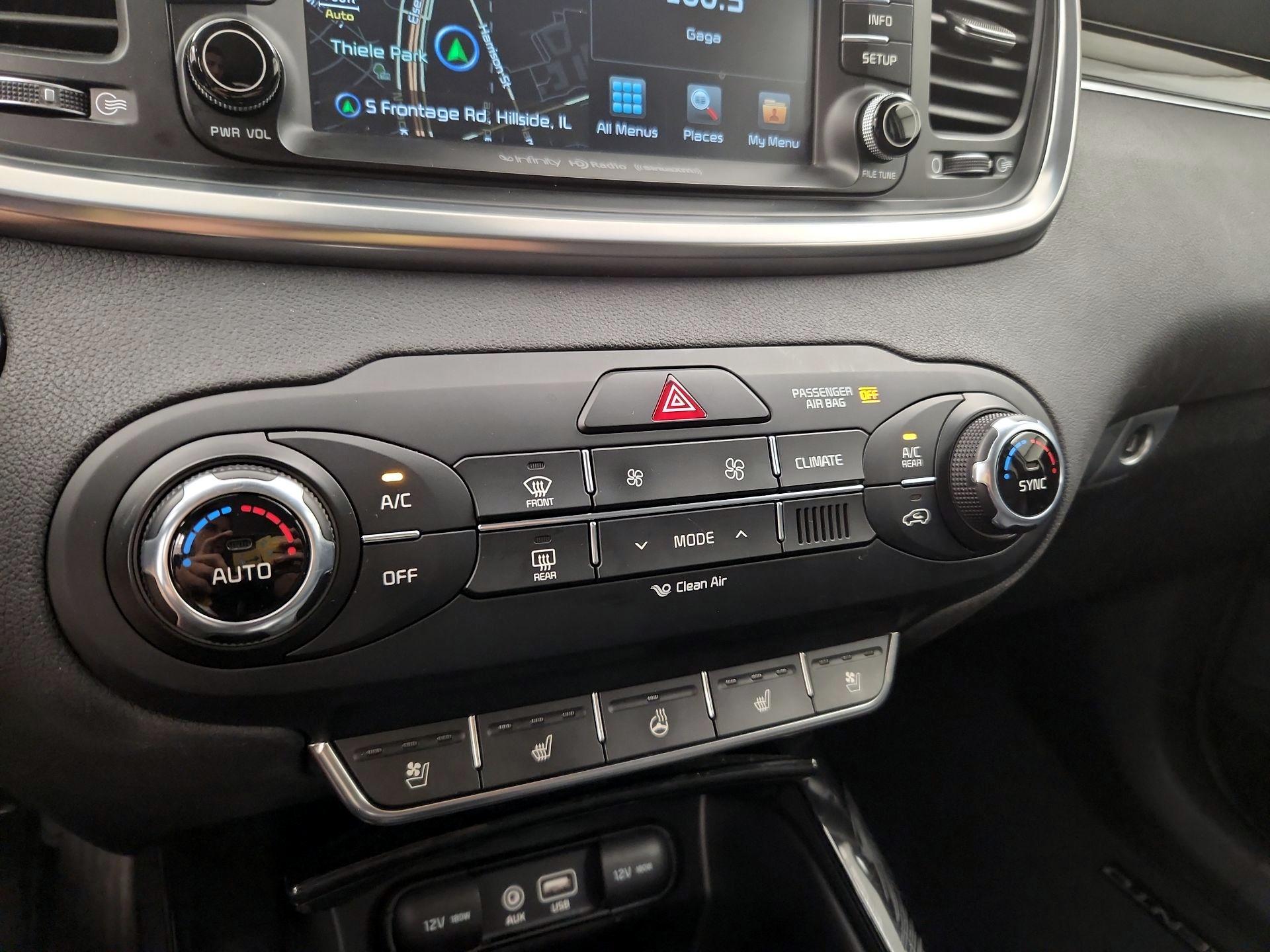 Thumbnail: 2017 Kia Sorento - 17