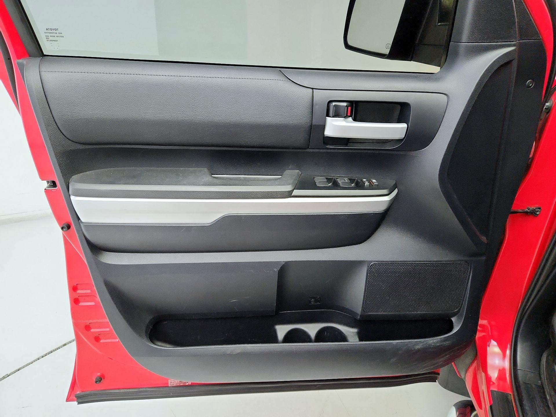 Thumbnail: 2015 Toyota Tundra - 12