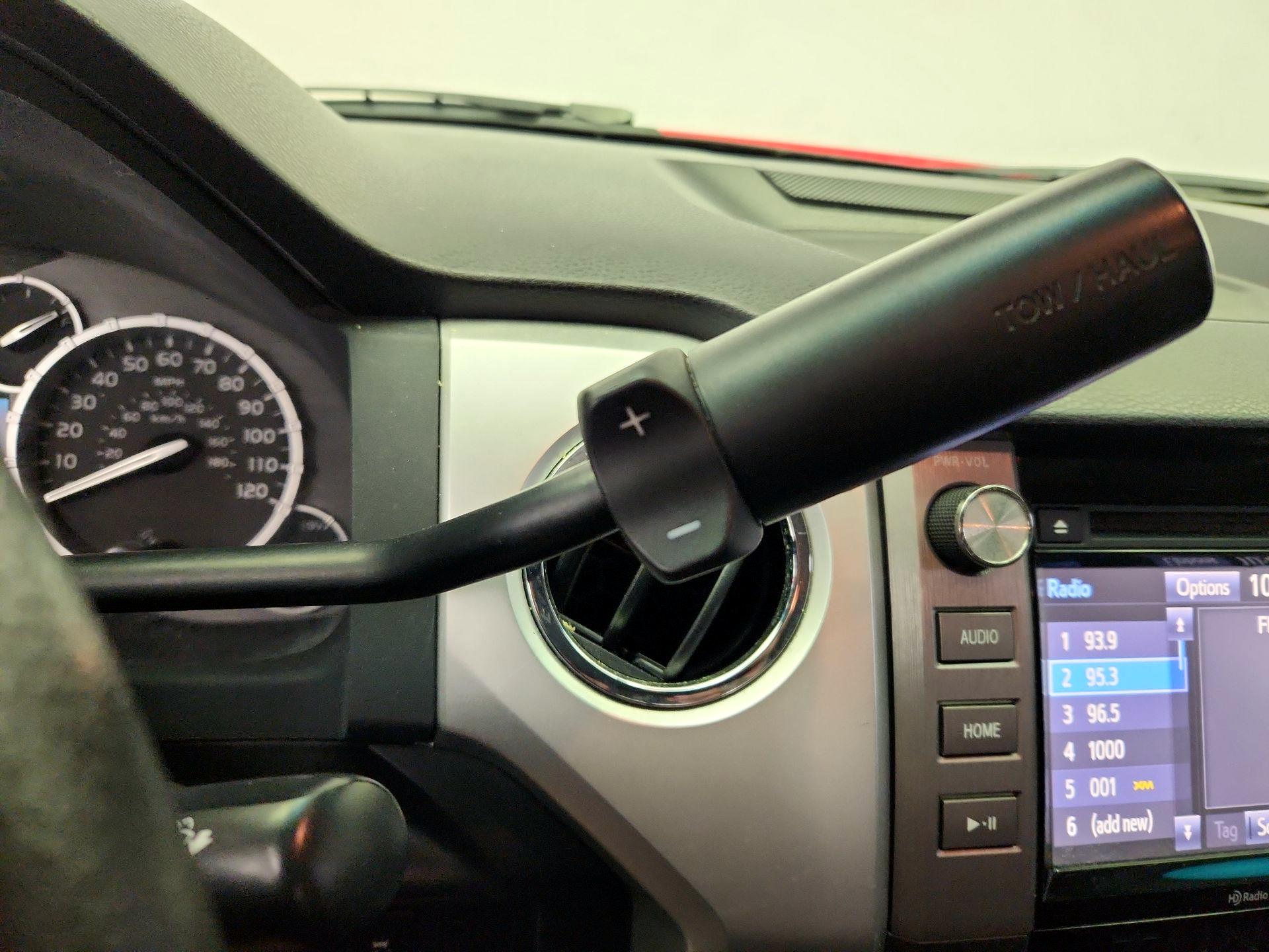 Thumbnail: 2015 Toyota Tundra - 17
