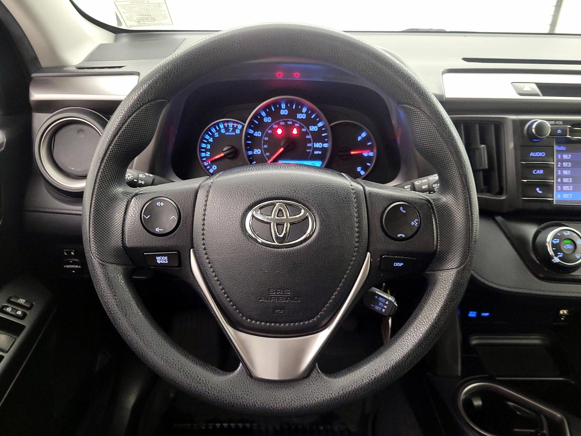 Thumbnail: 2016 Toyota RAV4 - 10