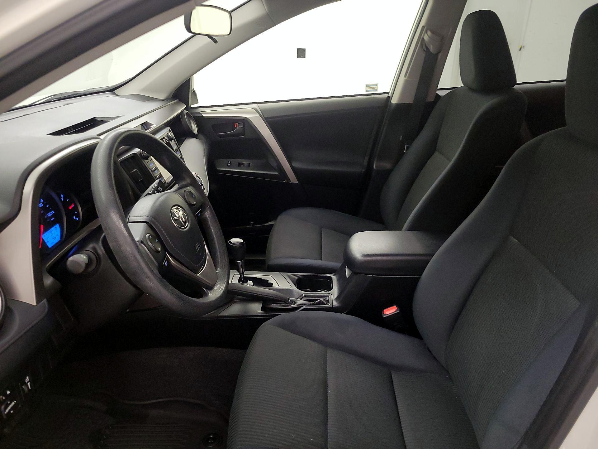 Thumbnail: 2016 Toyota RAV4 - 11