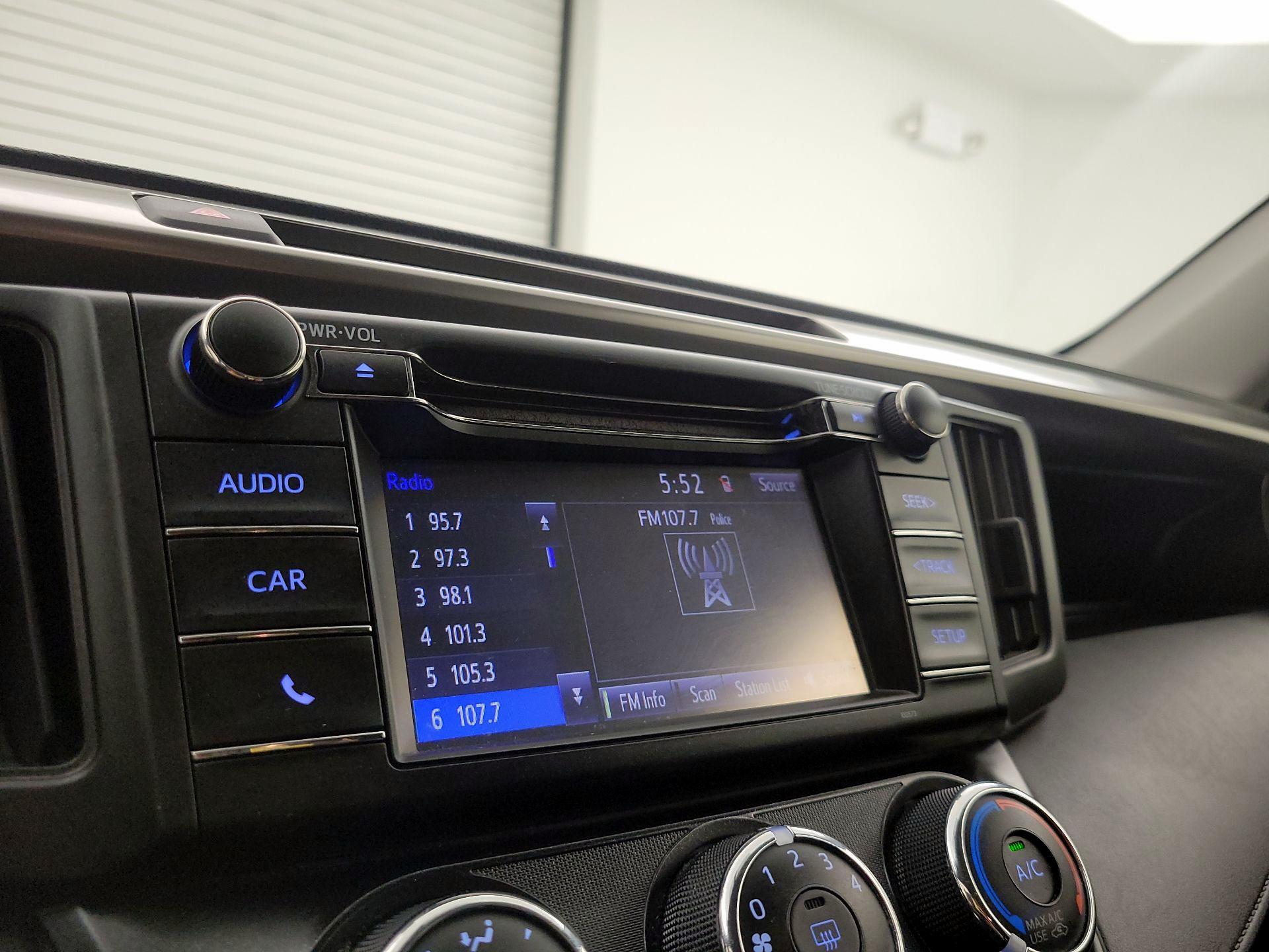 Thumbnail: 2016 Toyota RAV4 - 15