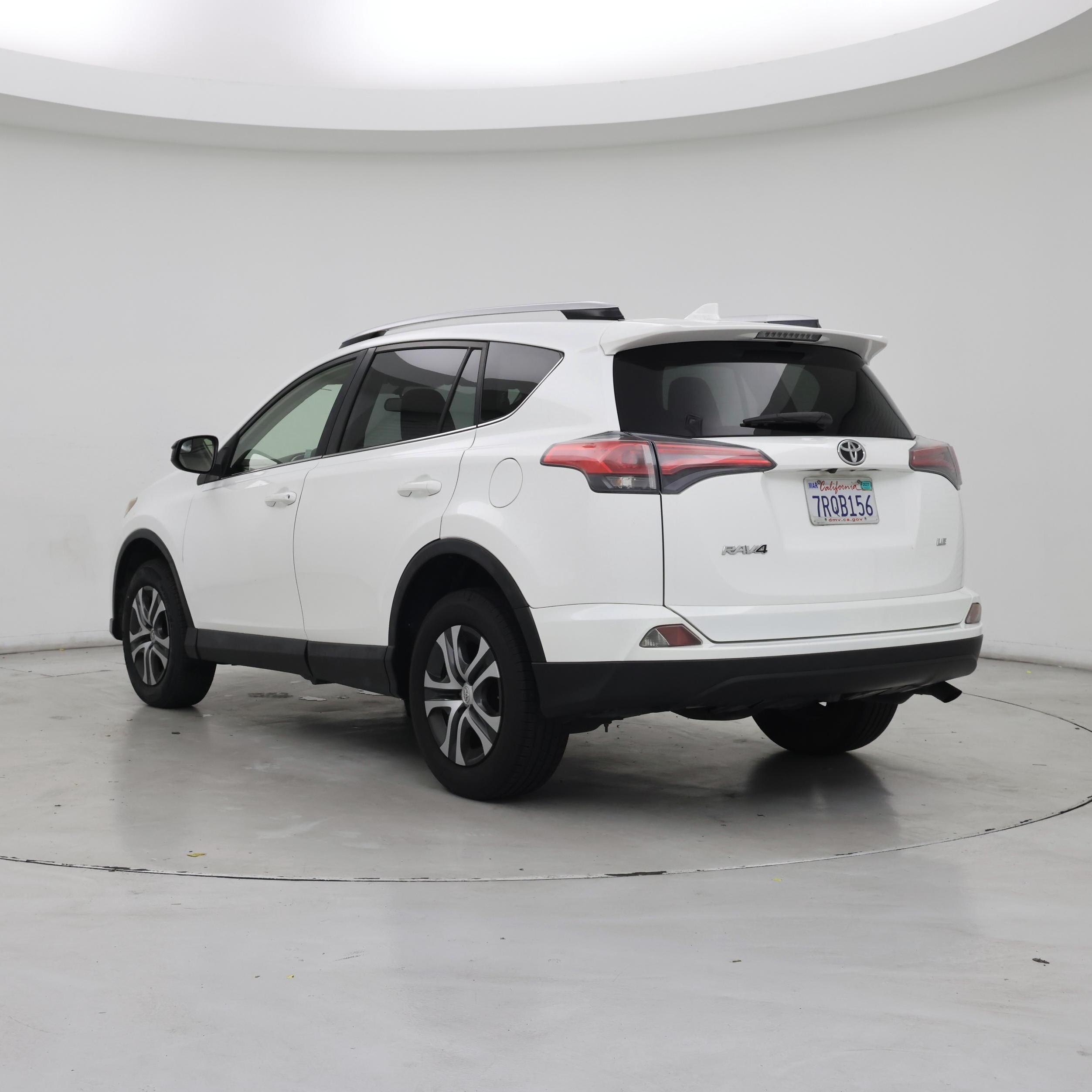 Thumbnail: 2016 Toyota RAV4 - 2