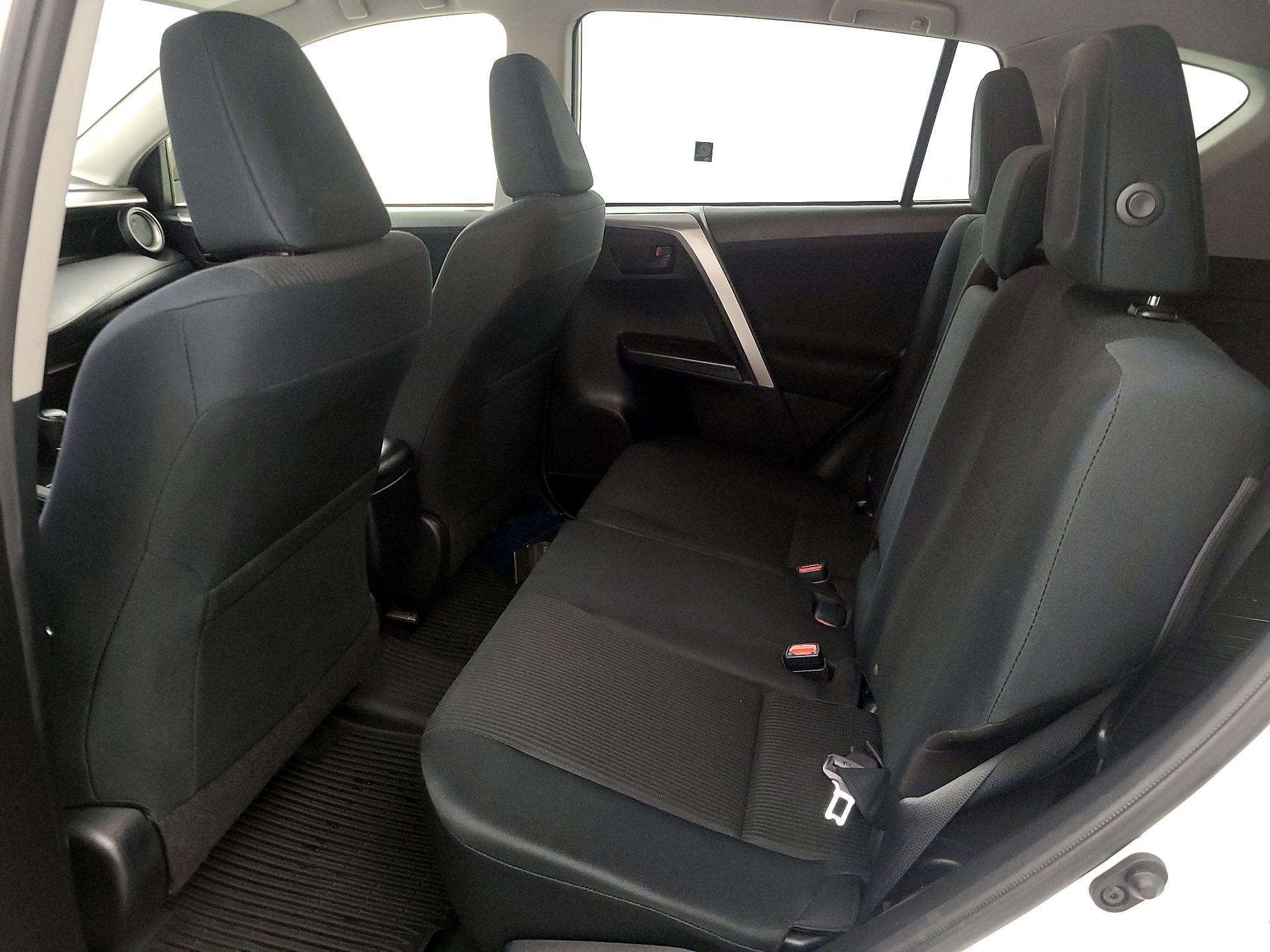 Thumbnail: 2016 Toyota RAV4 - 19