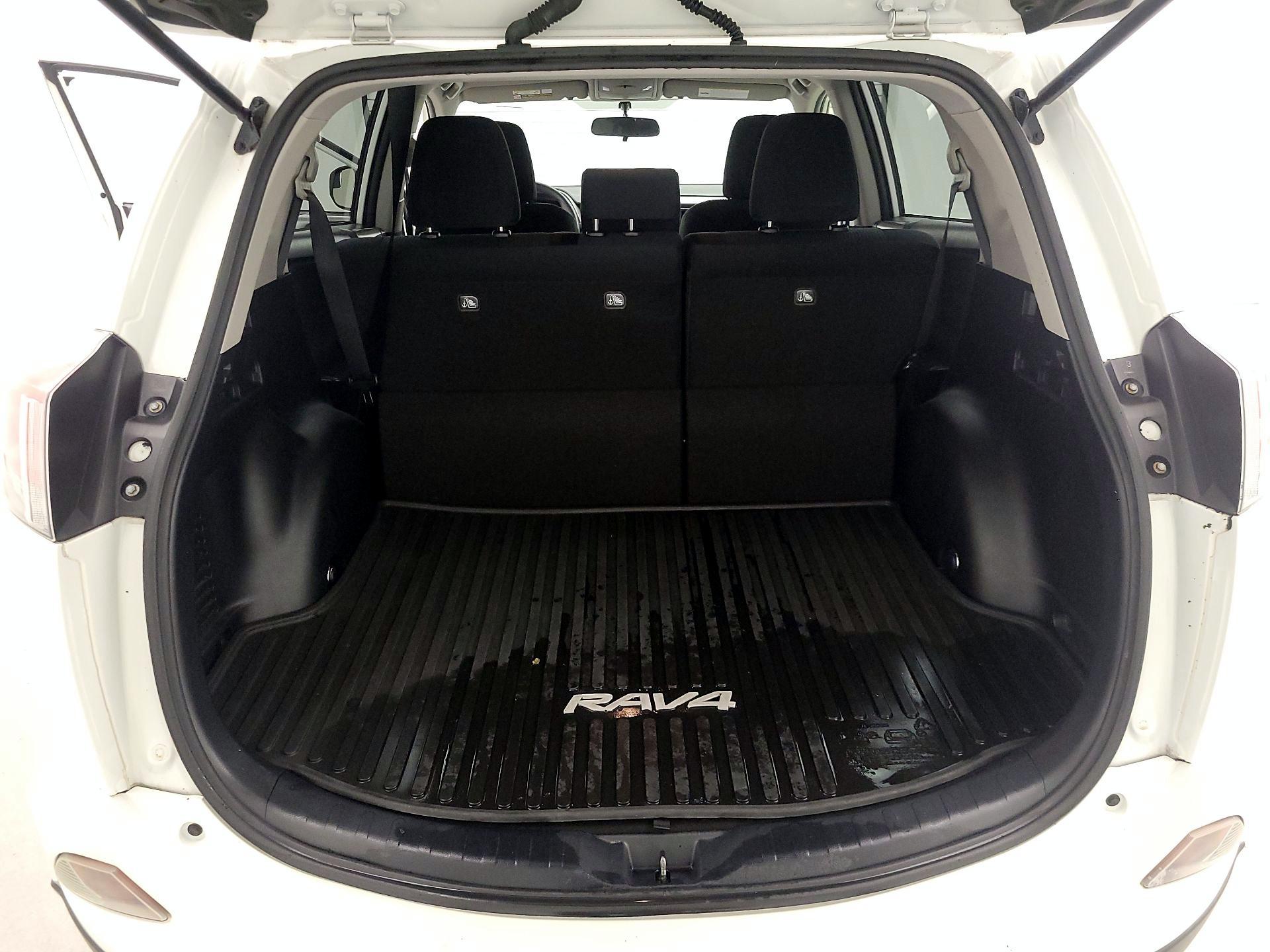 Thumbnail: 2016 Toyota RAV4 - 20