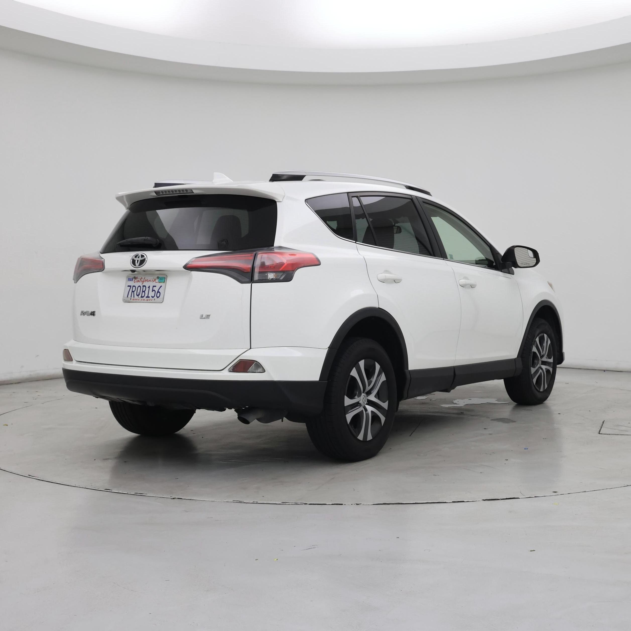 Thumbnail: 2016 Toyota RAV4 - 8
