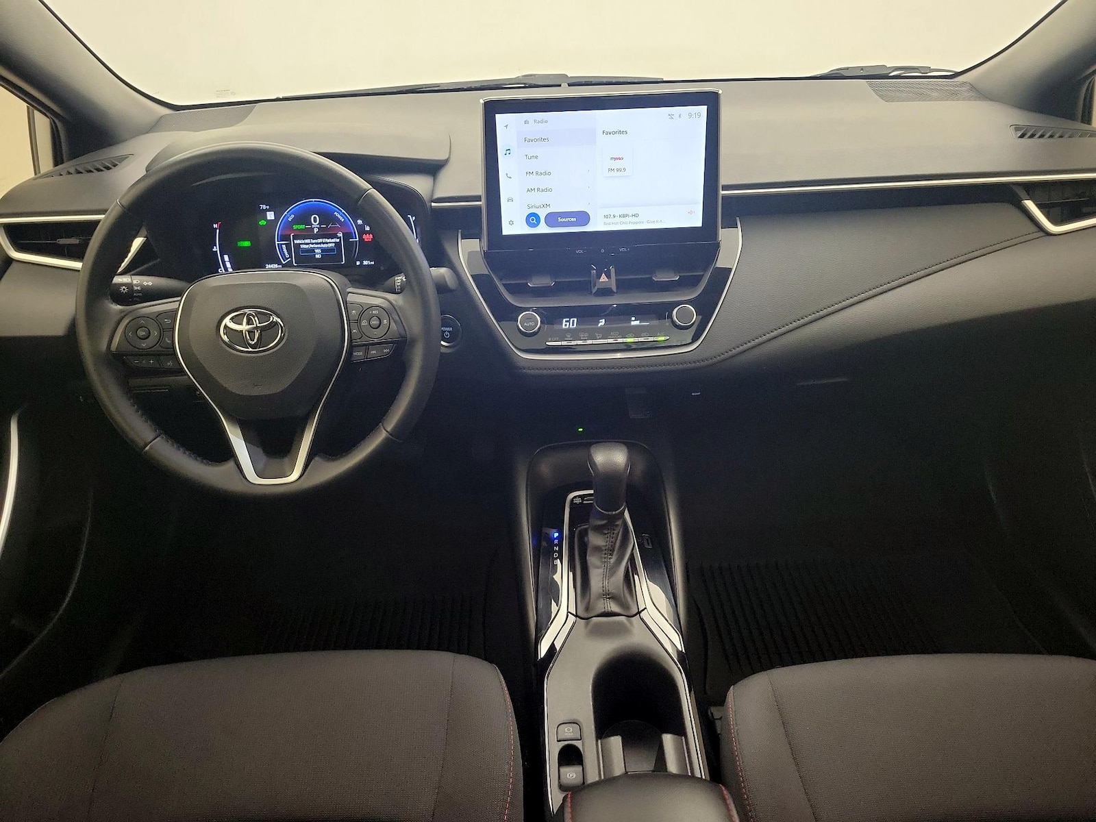 2025 Toyota Corolla SE - Photo 10