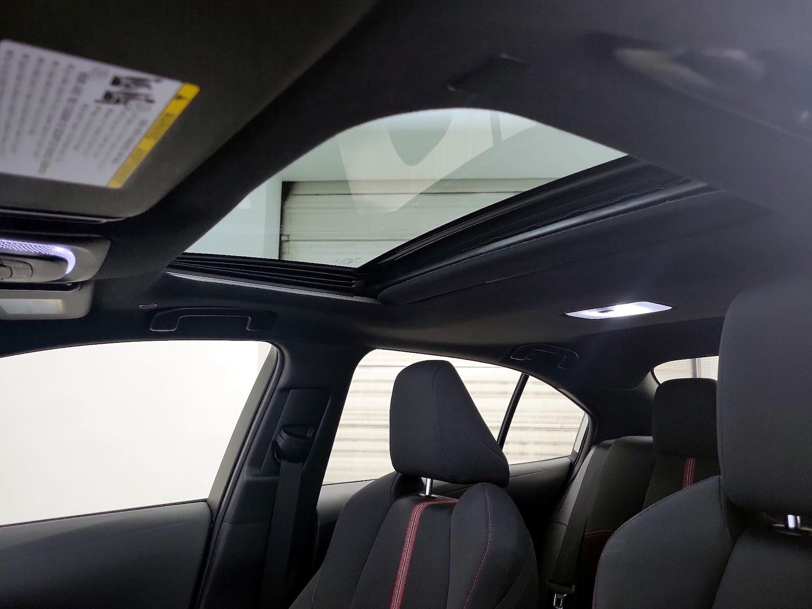 2025 Toyota Corolla SE - Photo 20