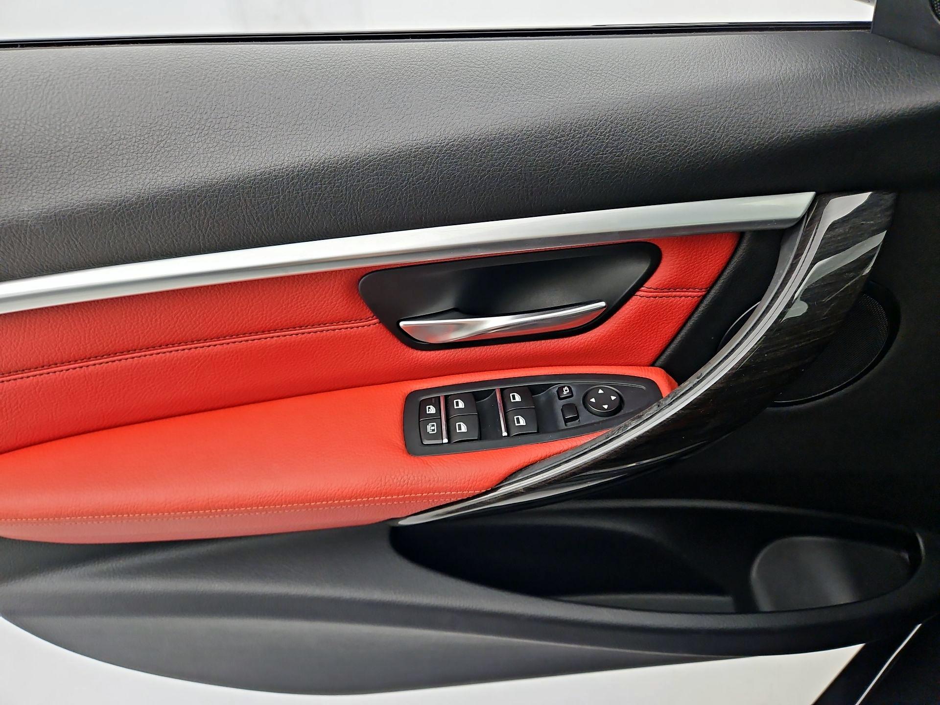 Thumbnail: 2016 BMW 3 Series - 12