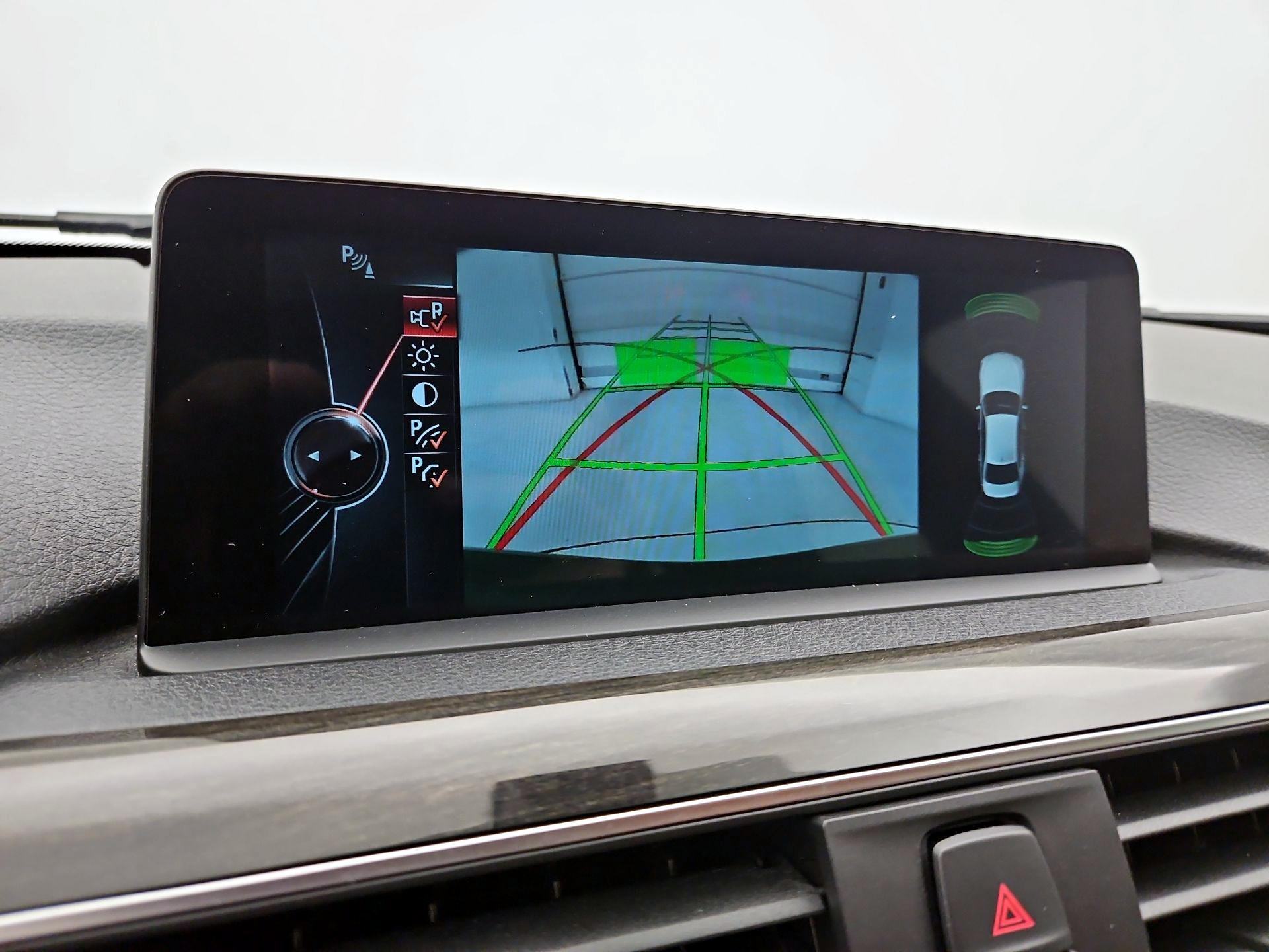 Thumbnail: 2016 BMW 3 Series - 15