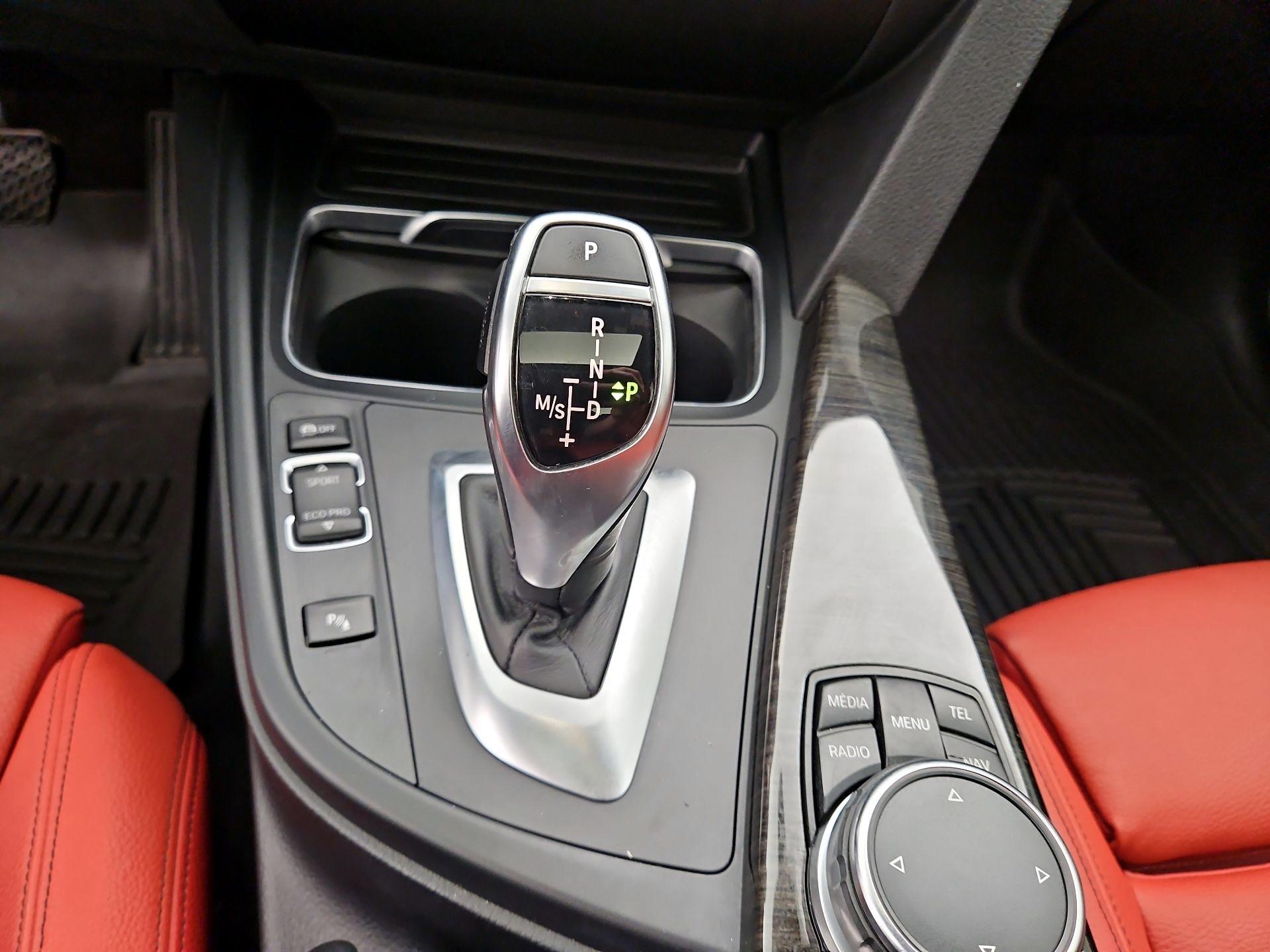Thumbnail: 2016 BMW 3 Series - 18