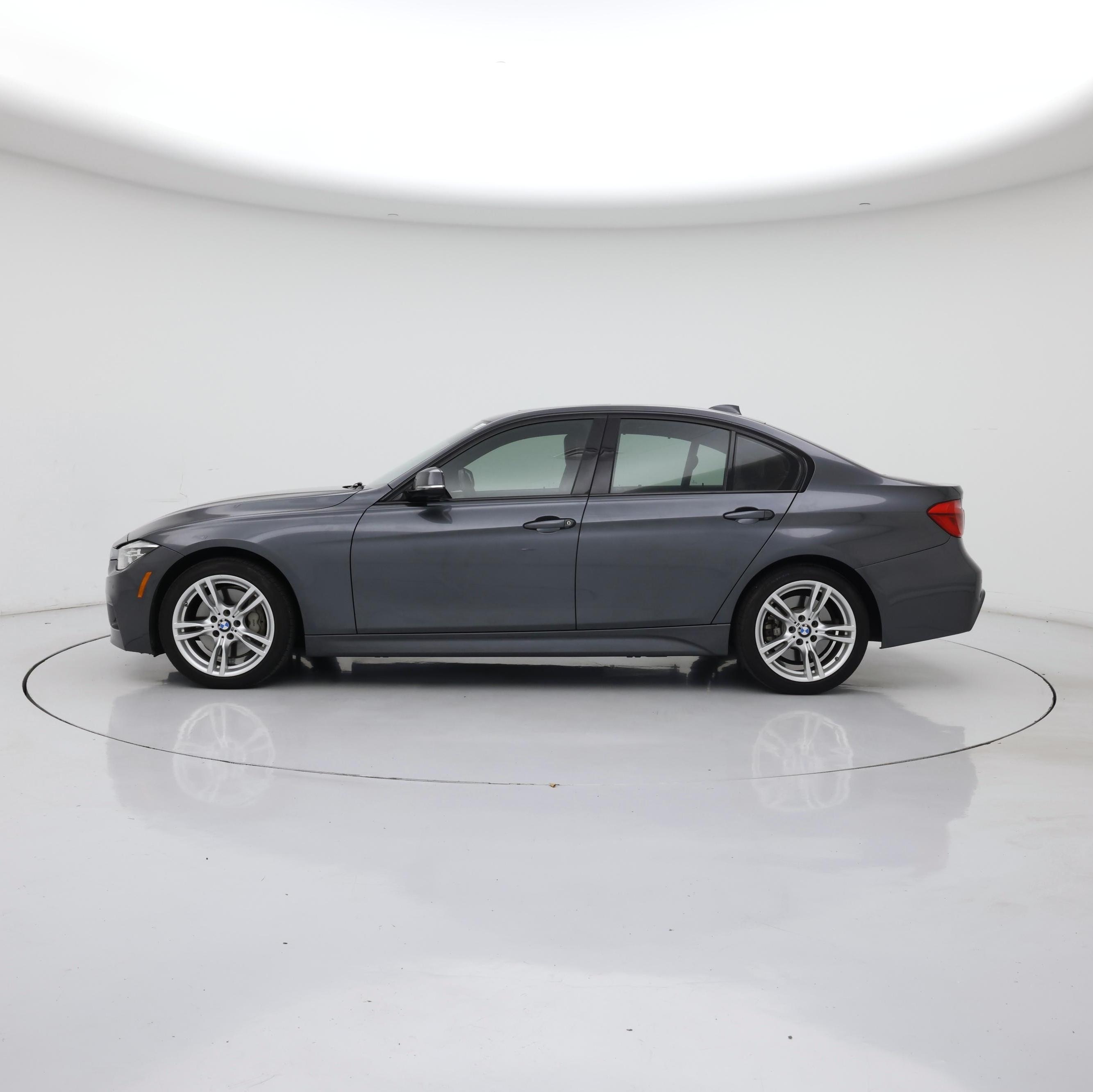 Thumbnail: 2016 BMW 3 Series - 3