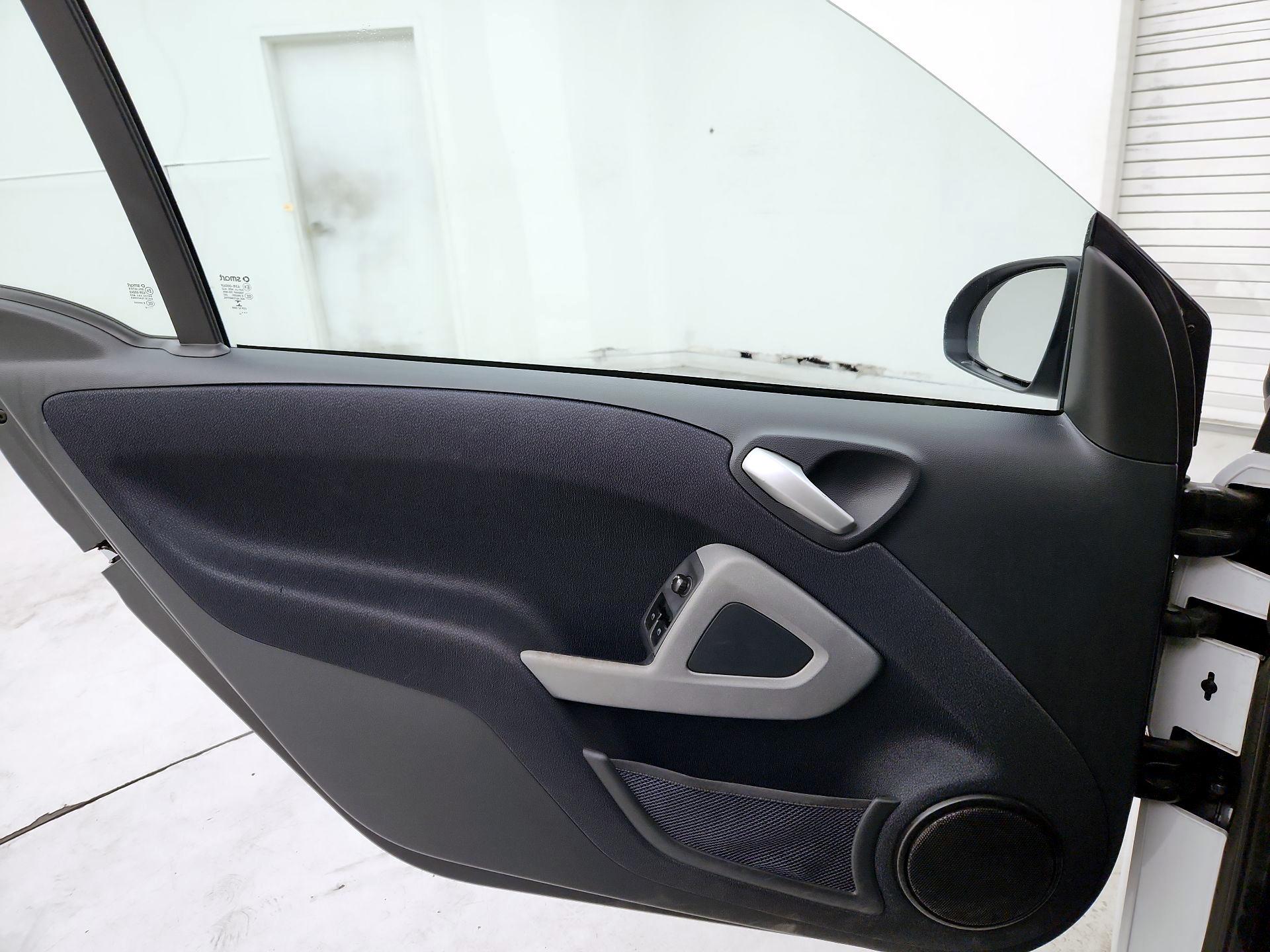 Thumbnail: 2015 smart fortwo - 12
