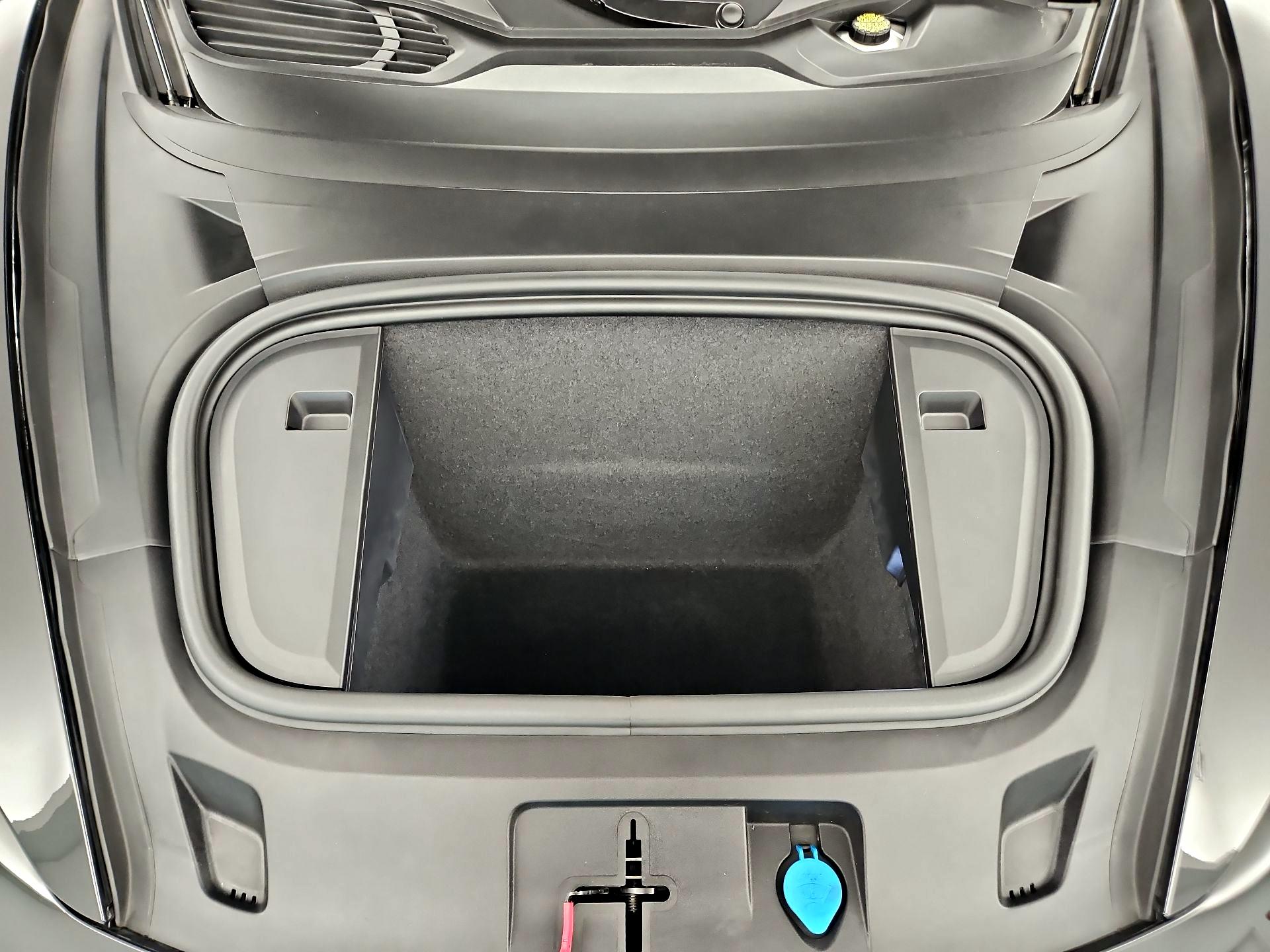 Thumbnail: 2021 Porsche Taycan - 20