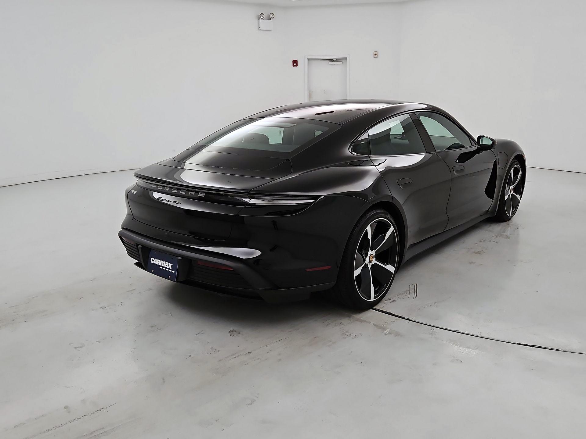 Thumbnail: 2021 Porsche Taycan - 5