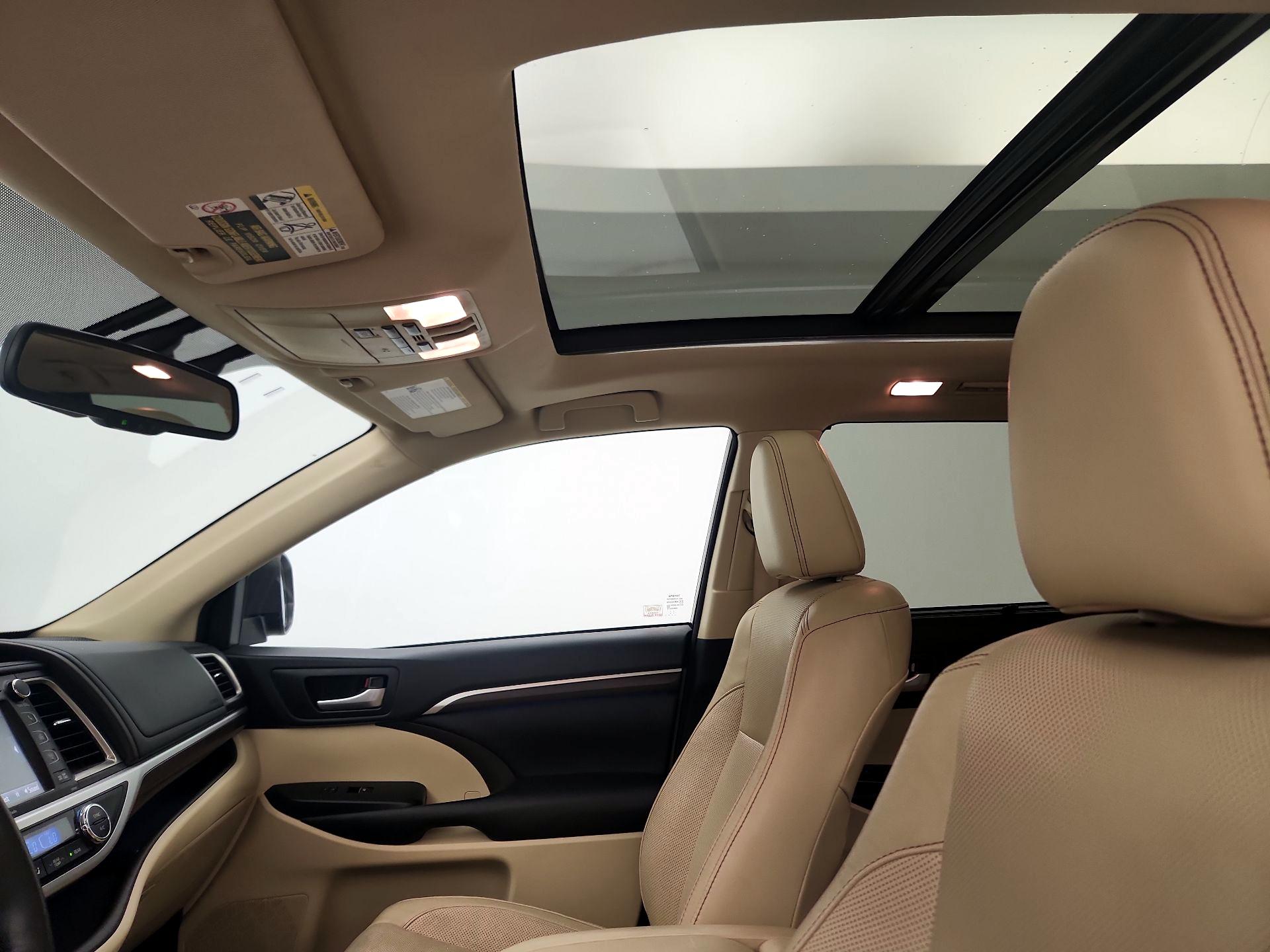 Thumbnail: 2016 Toyota Highlander - 20