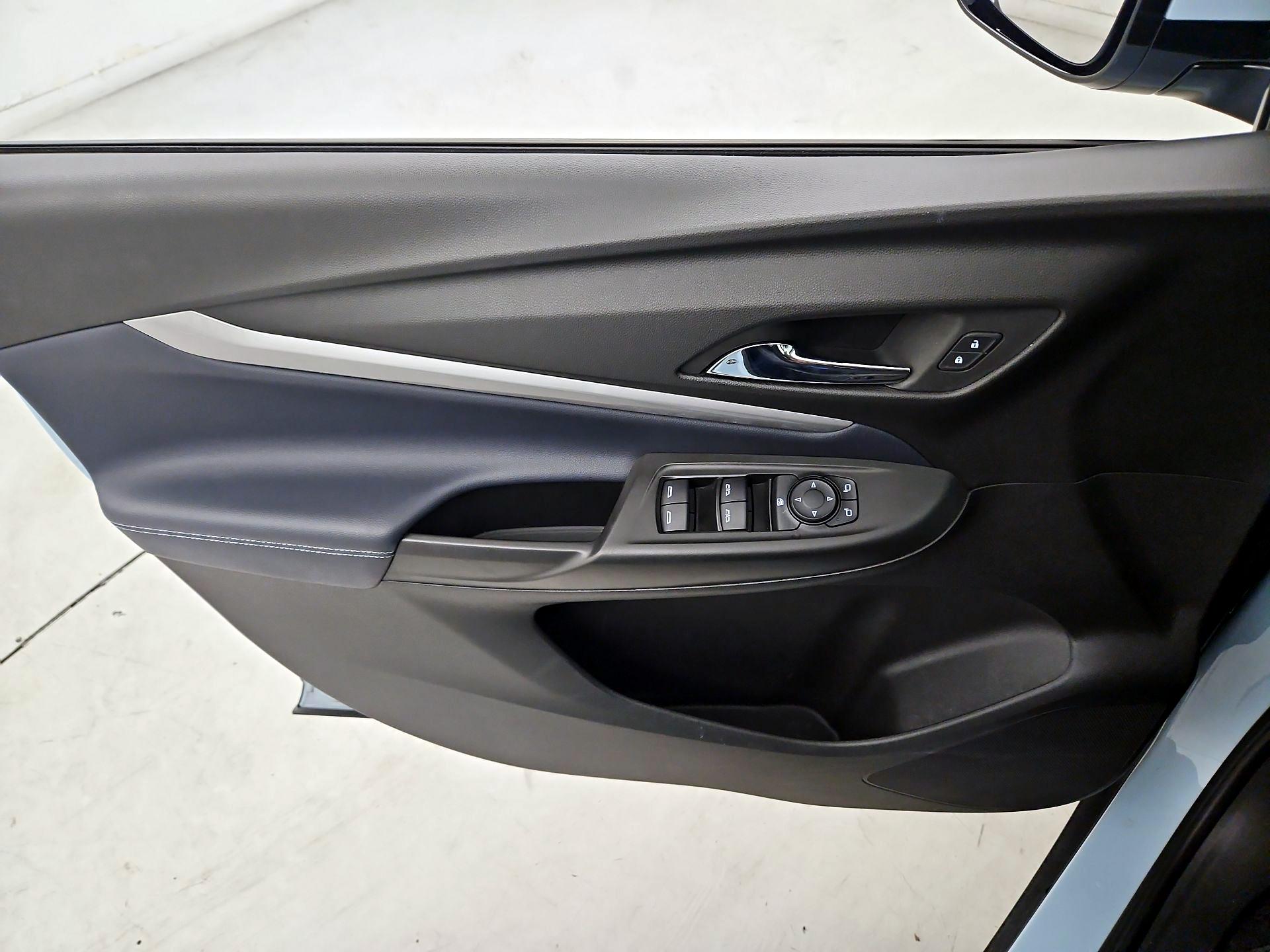 Thumbnail: 2023 Chevrolet Bolt EUV - 12