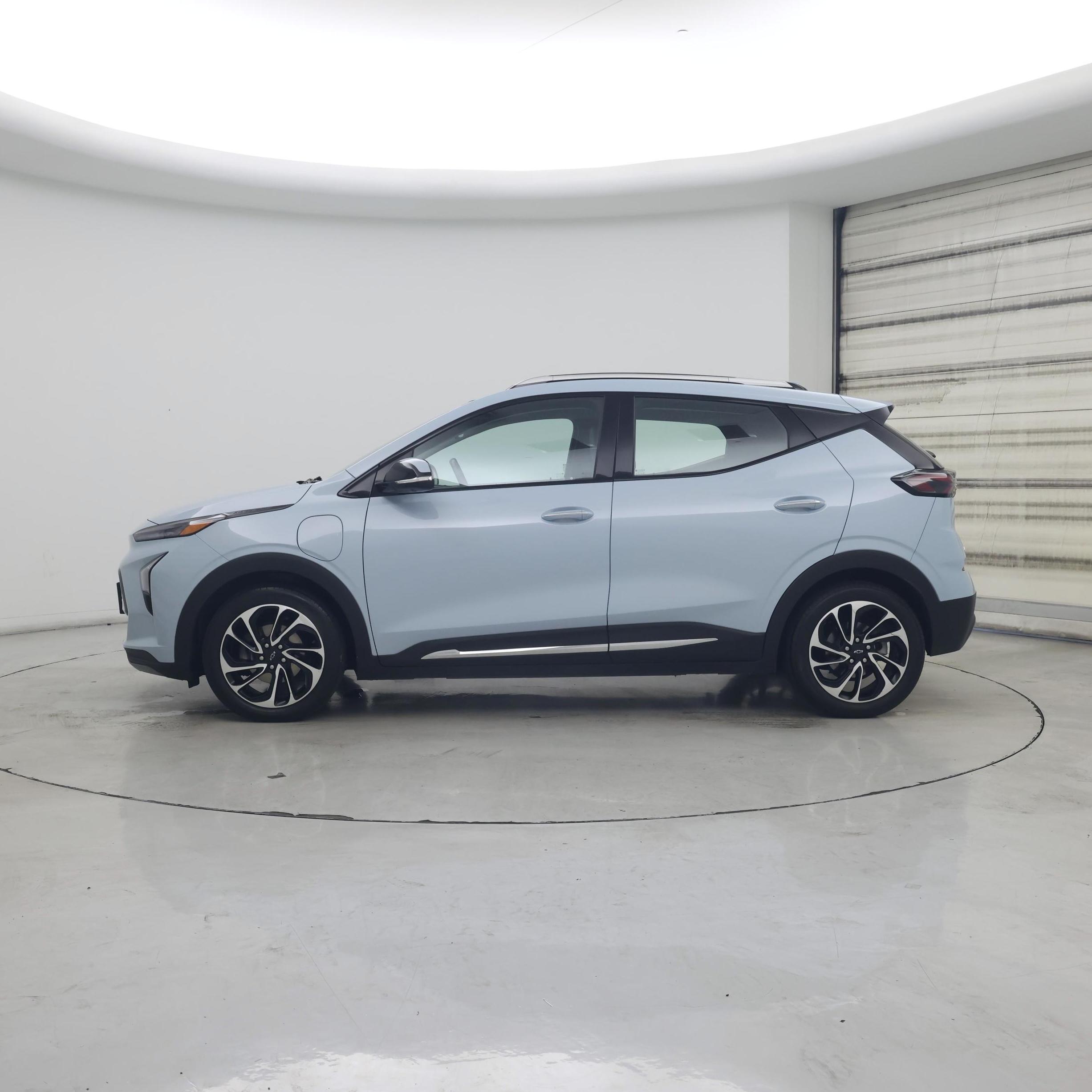 Thumbnail: 2023 Chevrolet Bolt EUV - 3